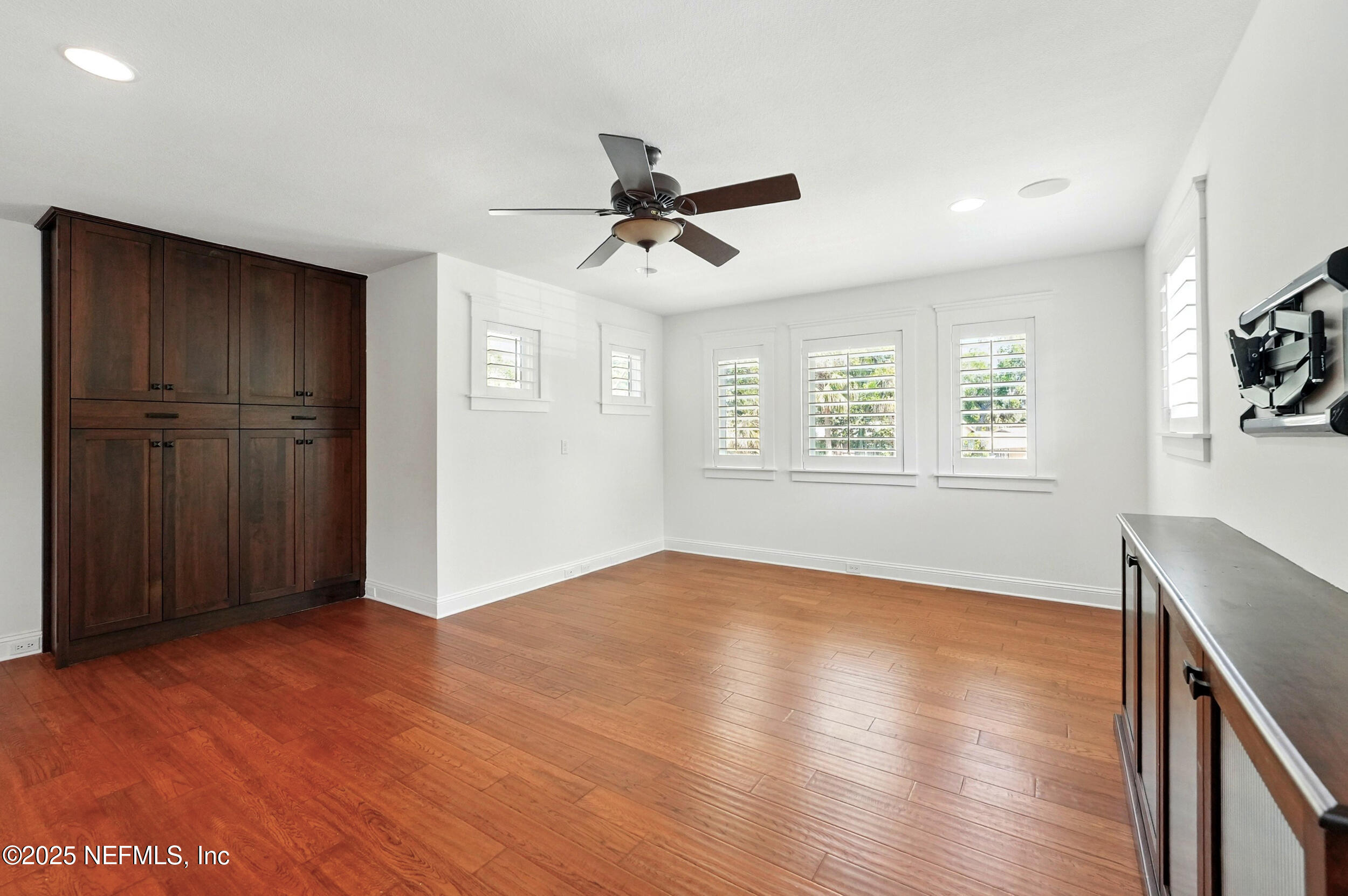 1309 FOREST Avenue