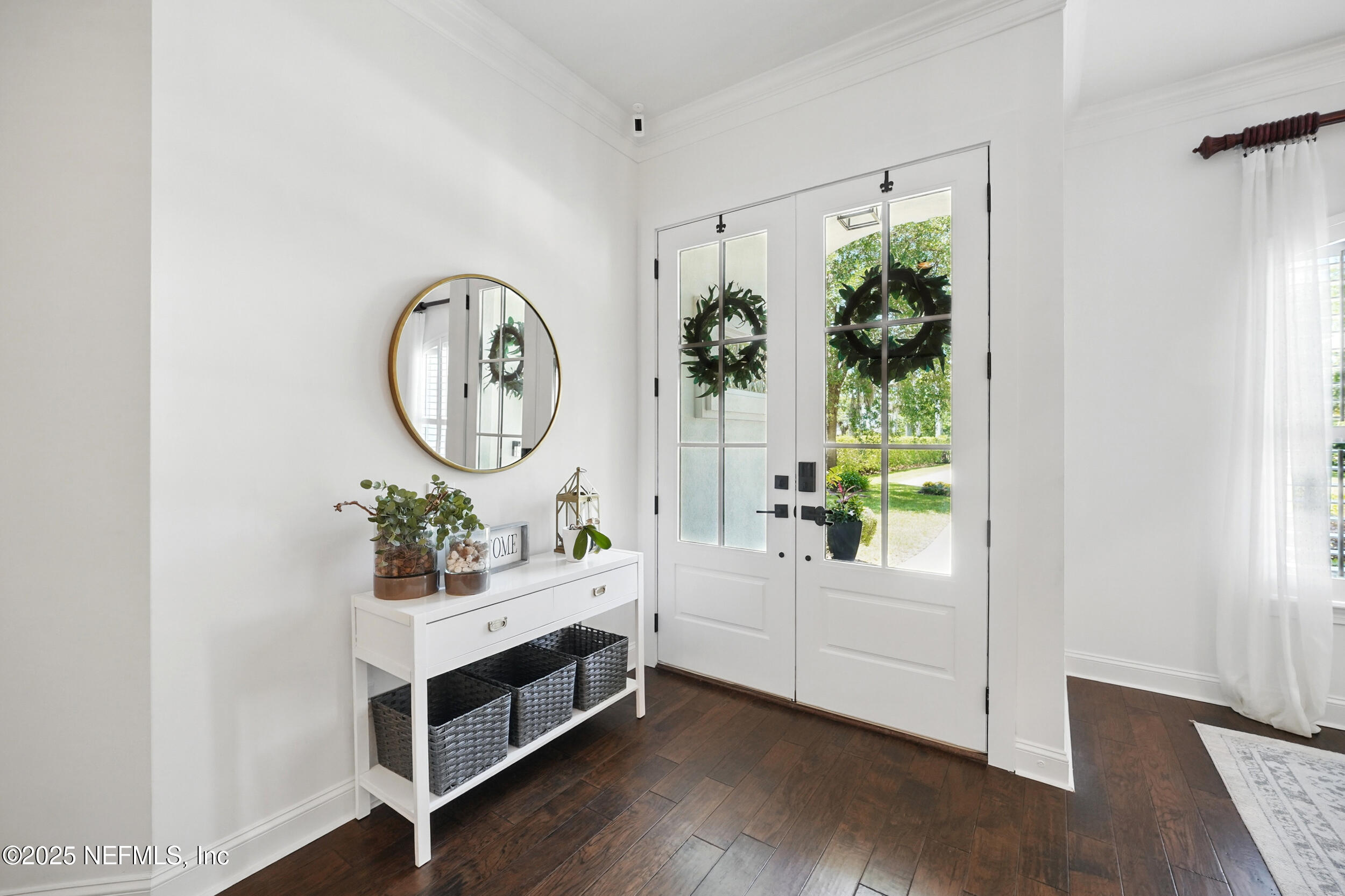 150A N ROSCOE Boulevard