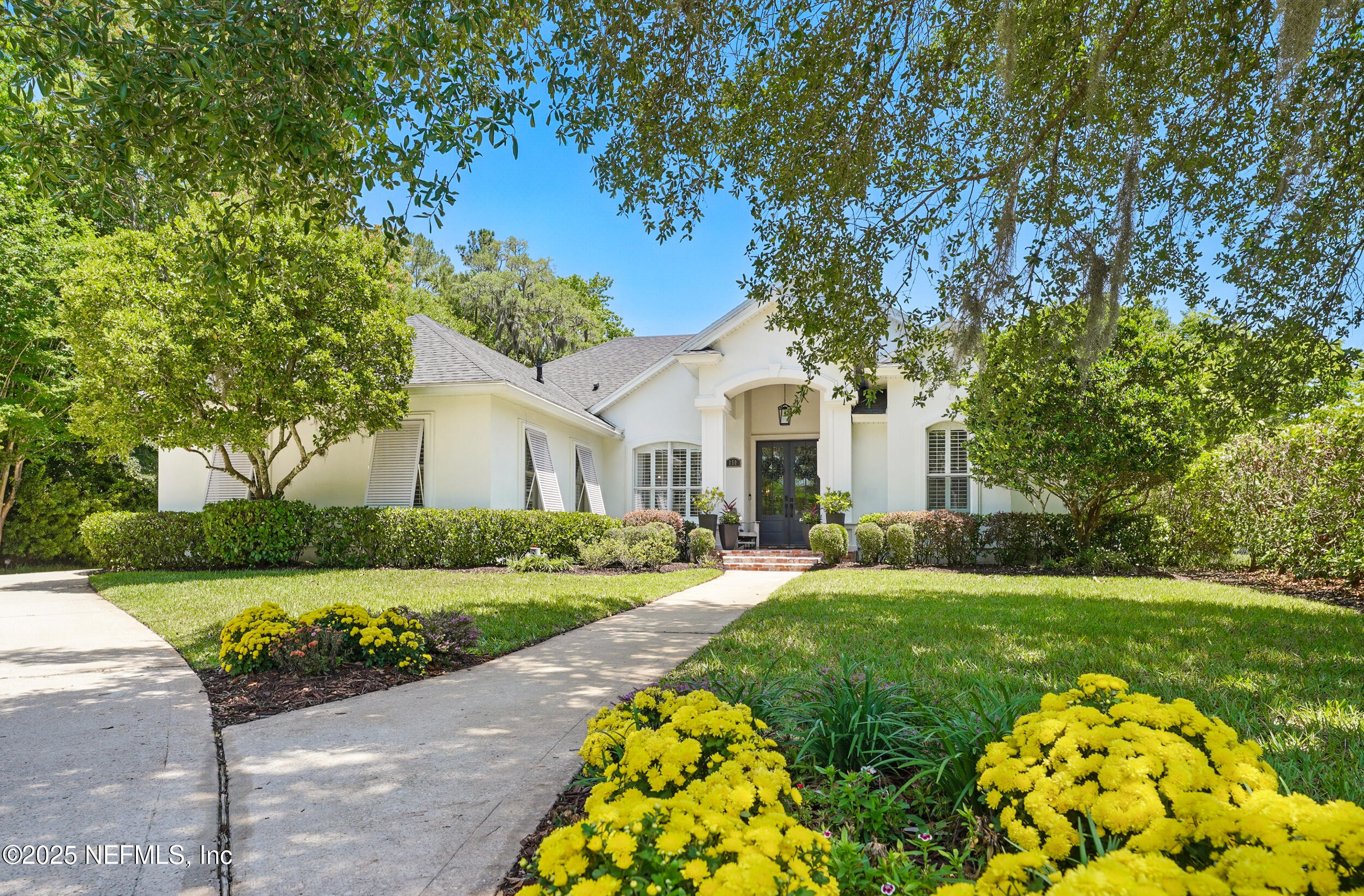 150A N ROSCOE Boulevard