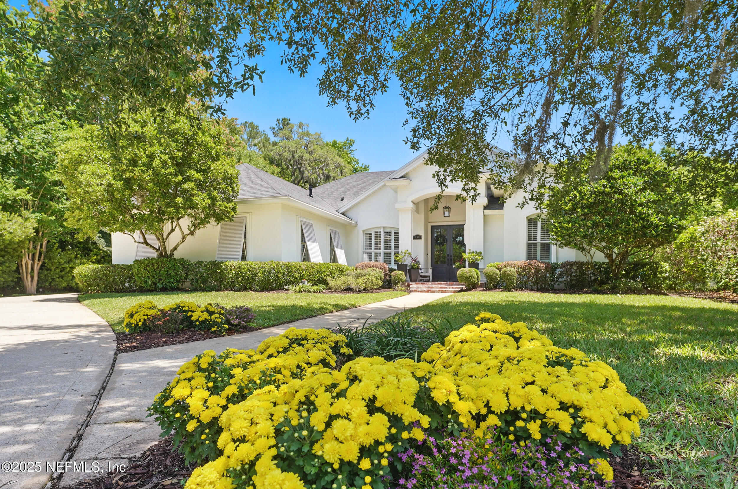 150A N ROSCOE Boulevard