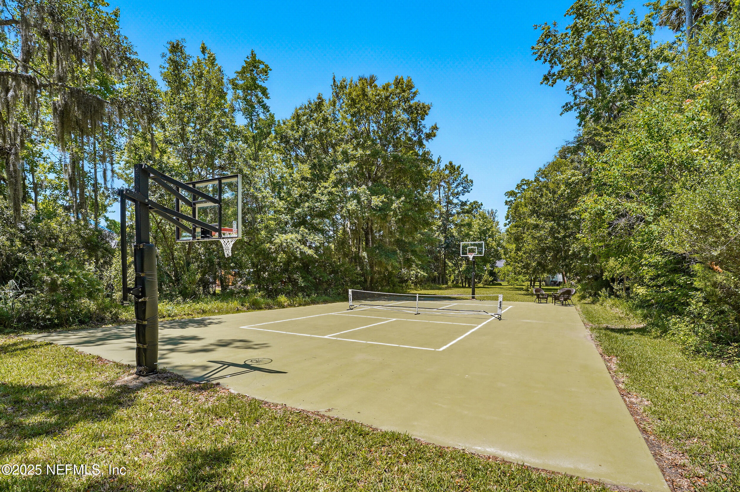 150A N ROSCOE Boulevard