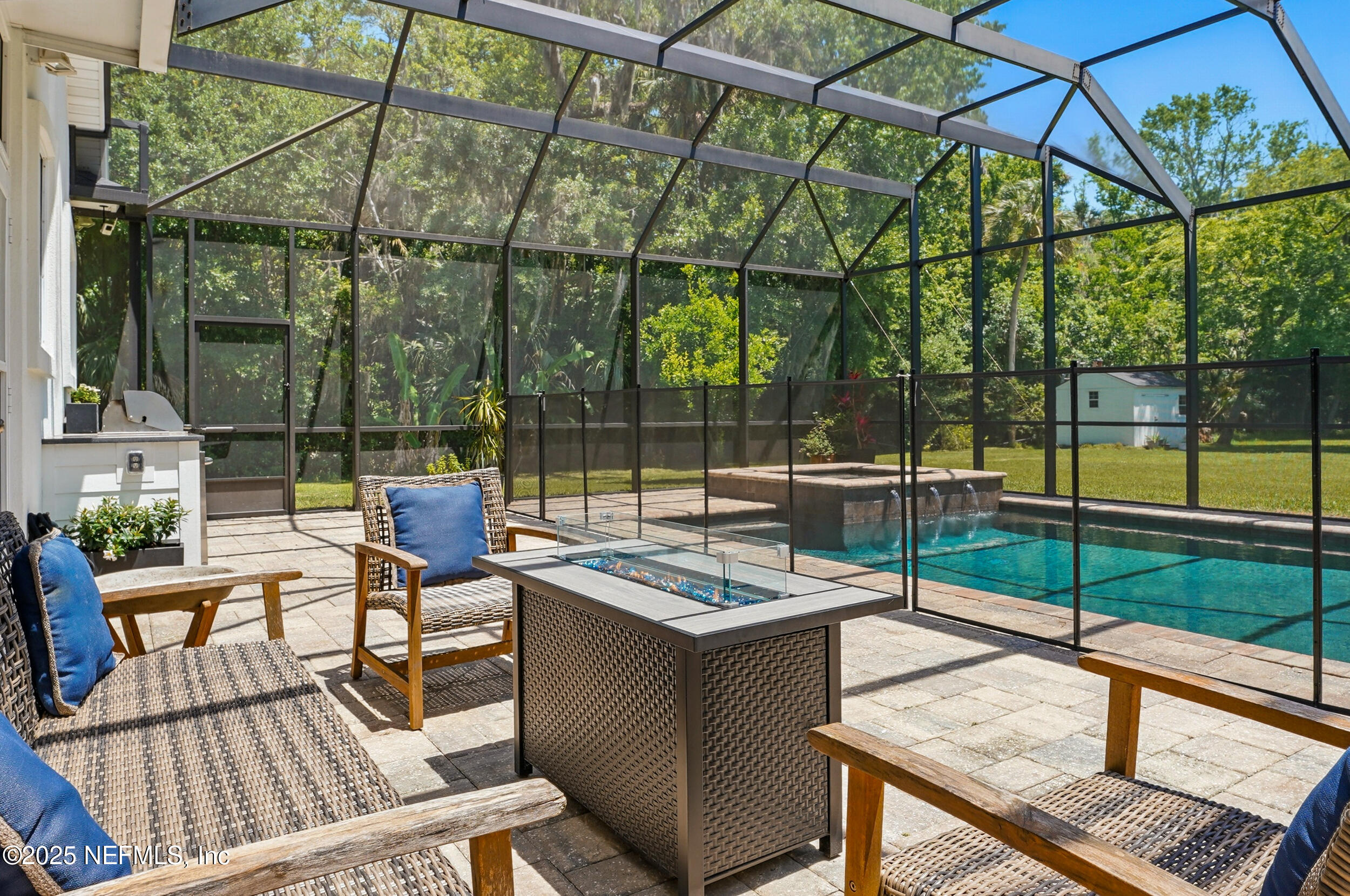 150A N ROSCOE Boulevard