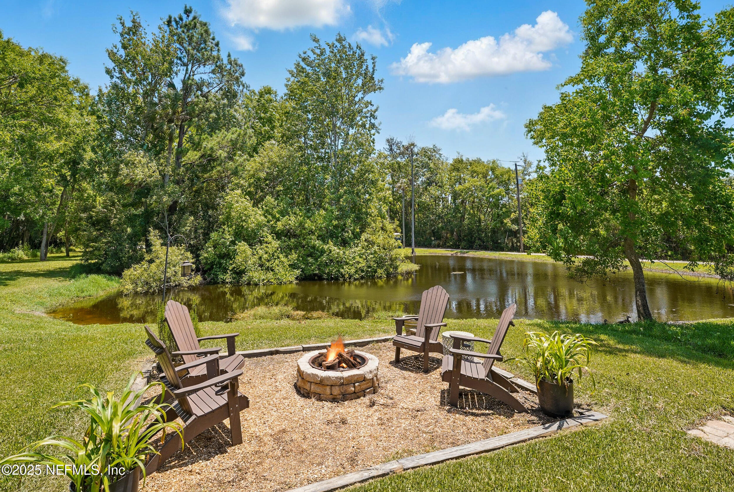 150A N ROSCOE Boulevard