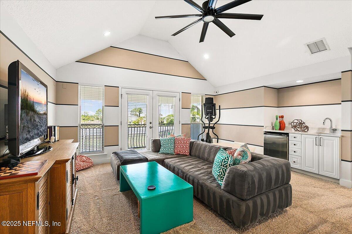 201 ROYAL TERN Road N