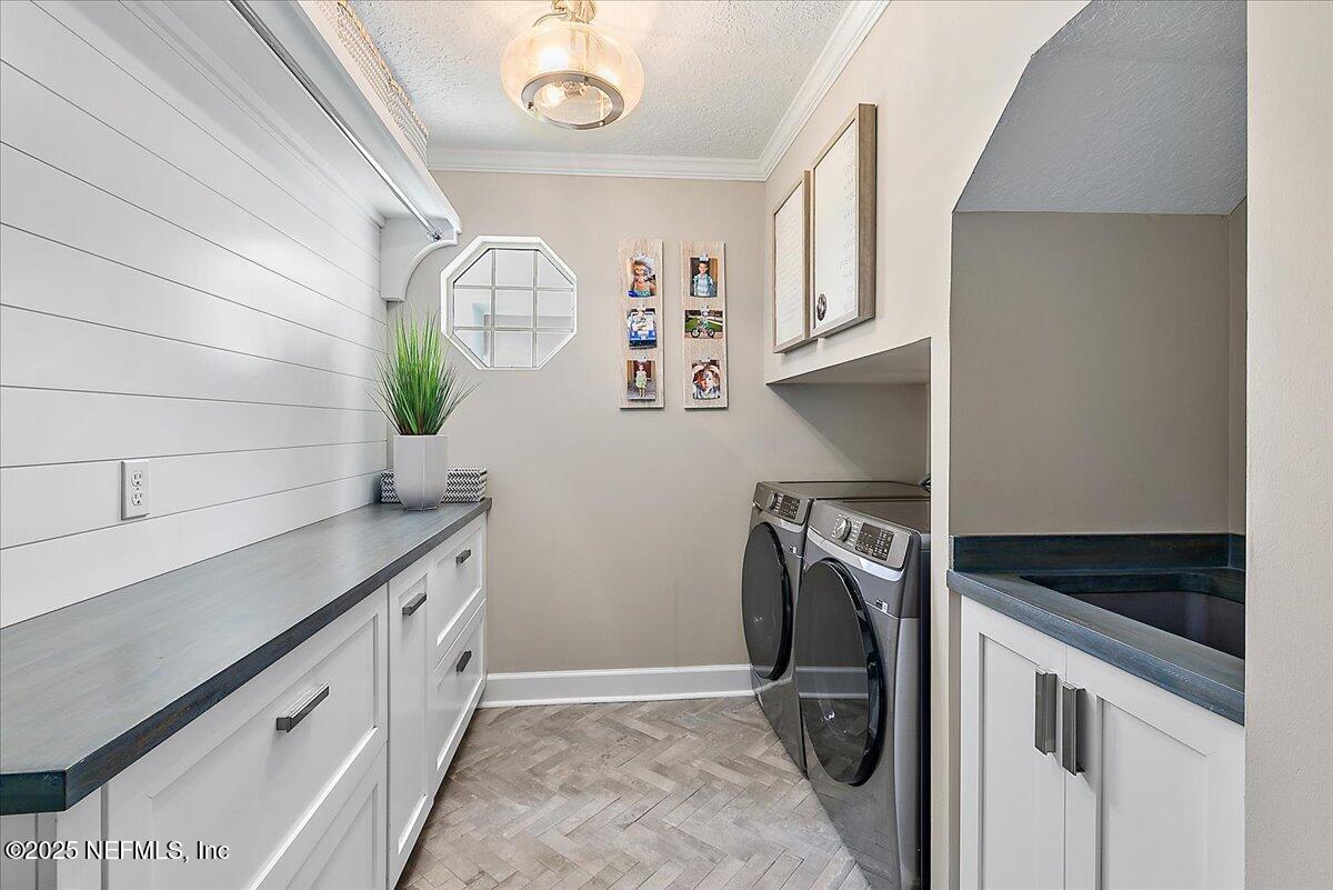 201 ROYAL TERN Road N