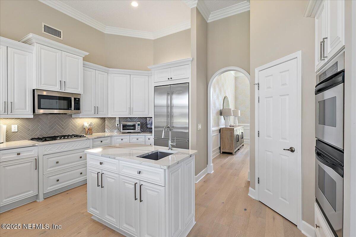 201 ROYAL TERN Road N