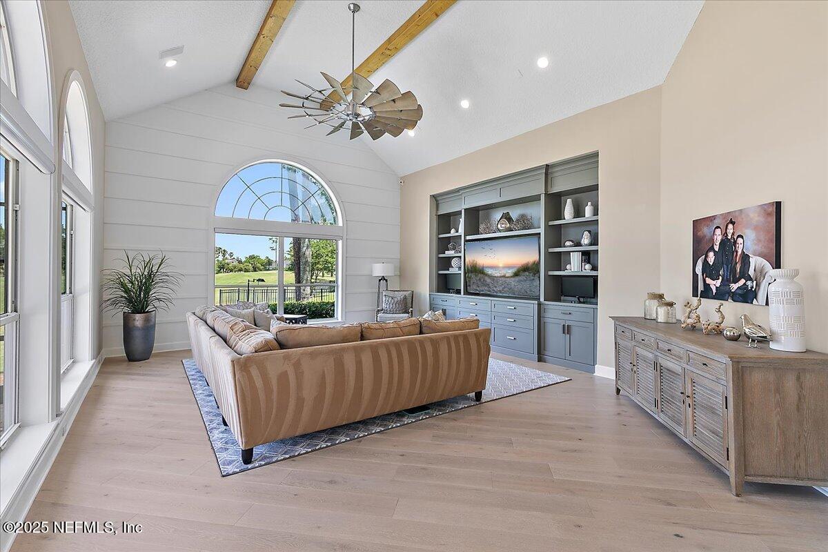 201 ROYAL TERN Road N