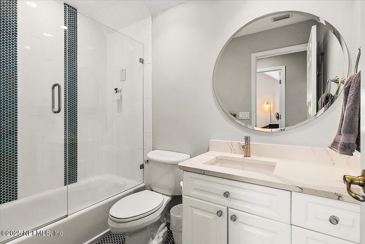 201 ROYAL TERN Road N