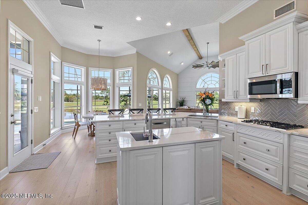 201 ROYAL TERN Road N