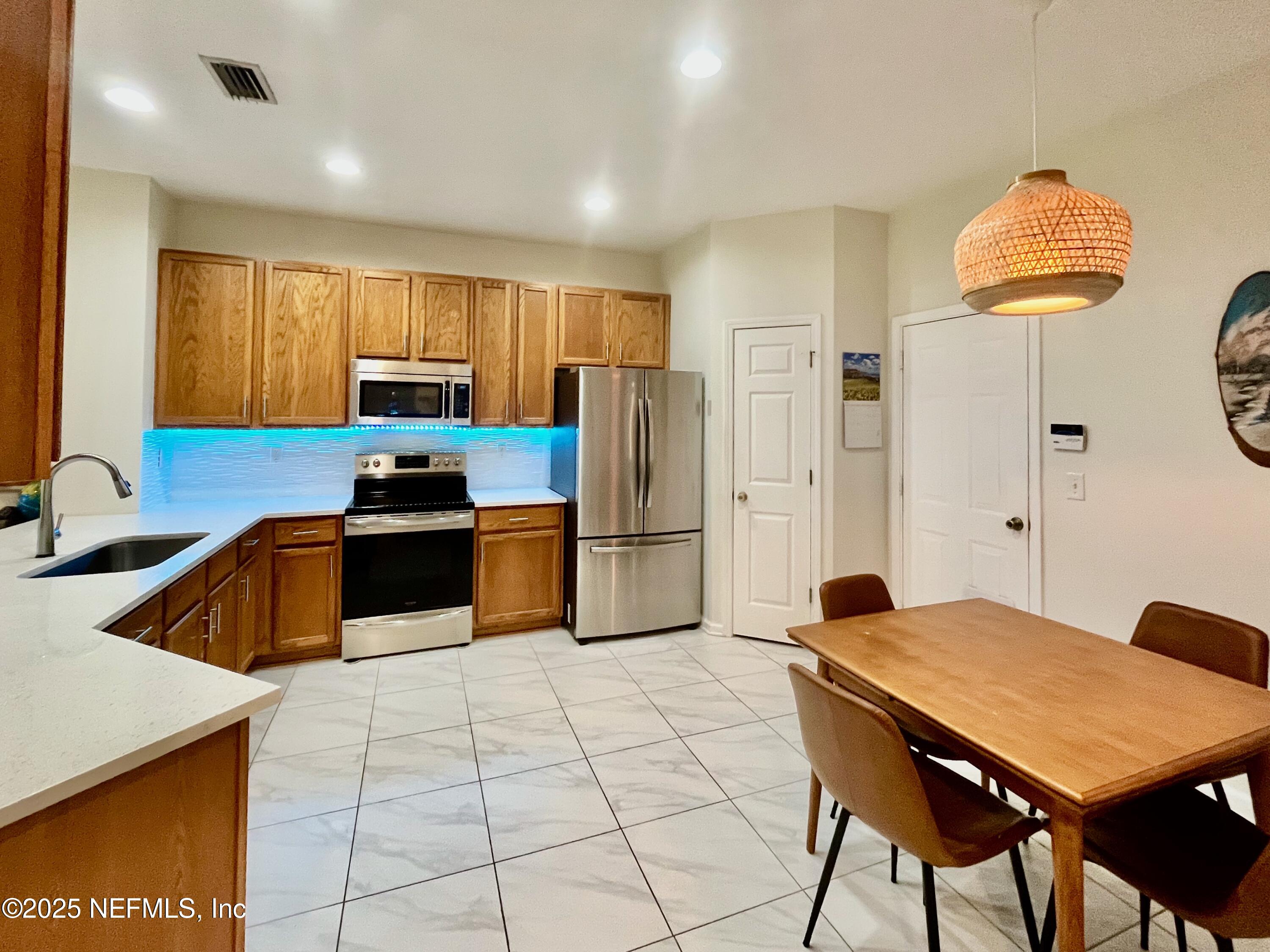 12301 KERNAN FOREST Boulevard, 1905