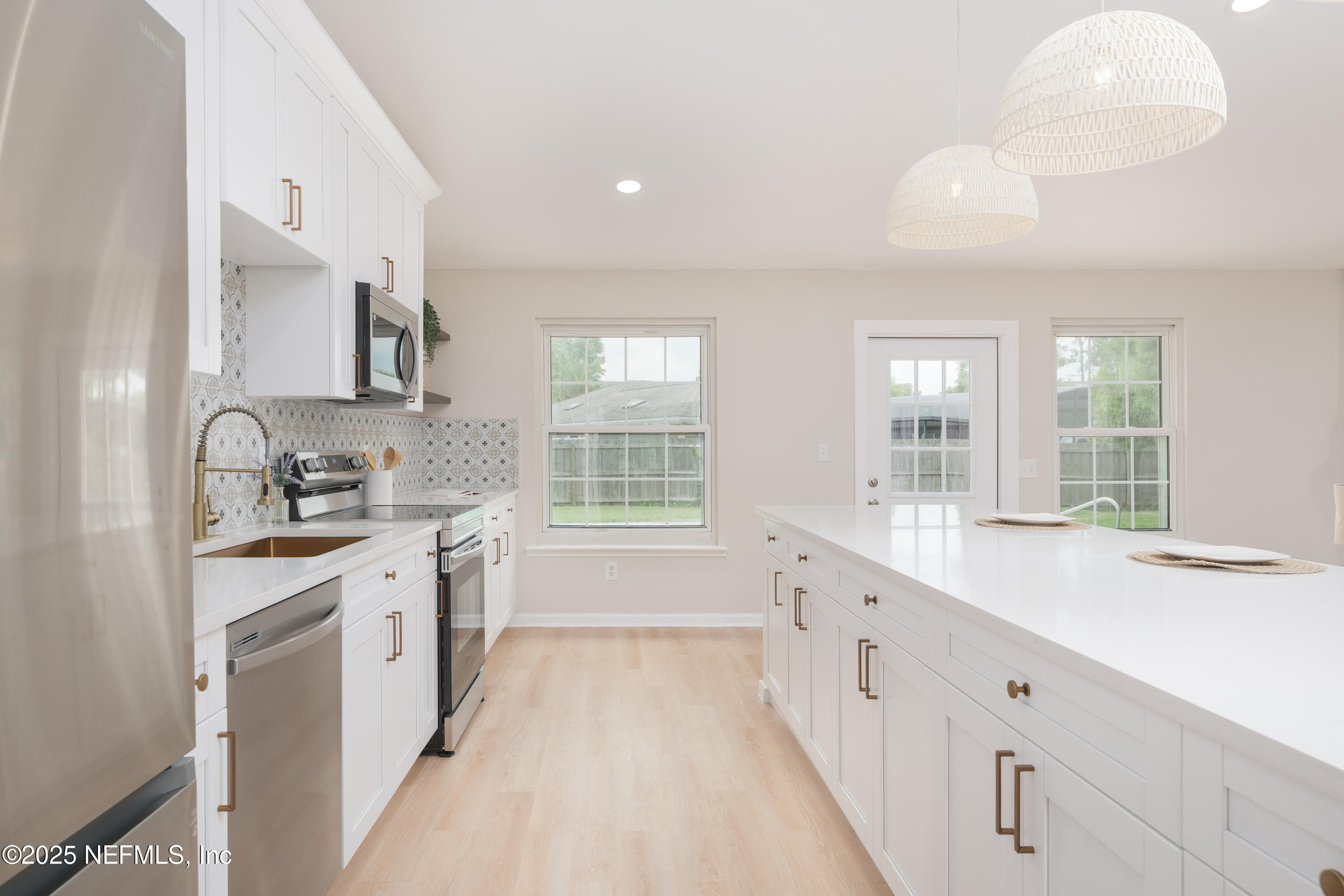 10032 DELANO Drive N