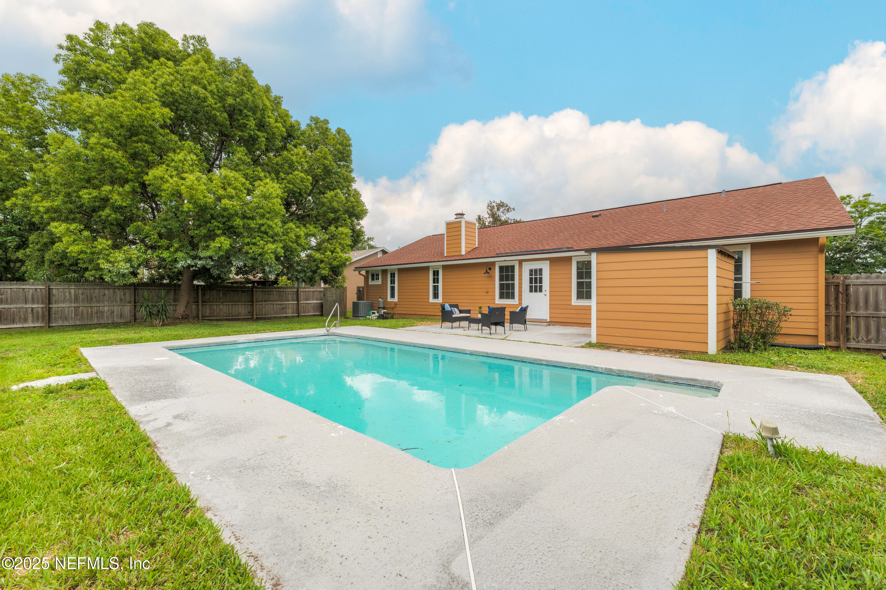 10032 DELANO Drive N