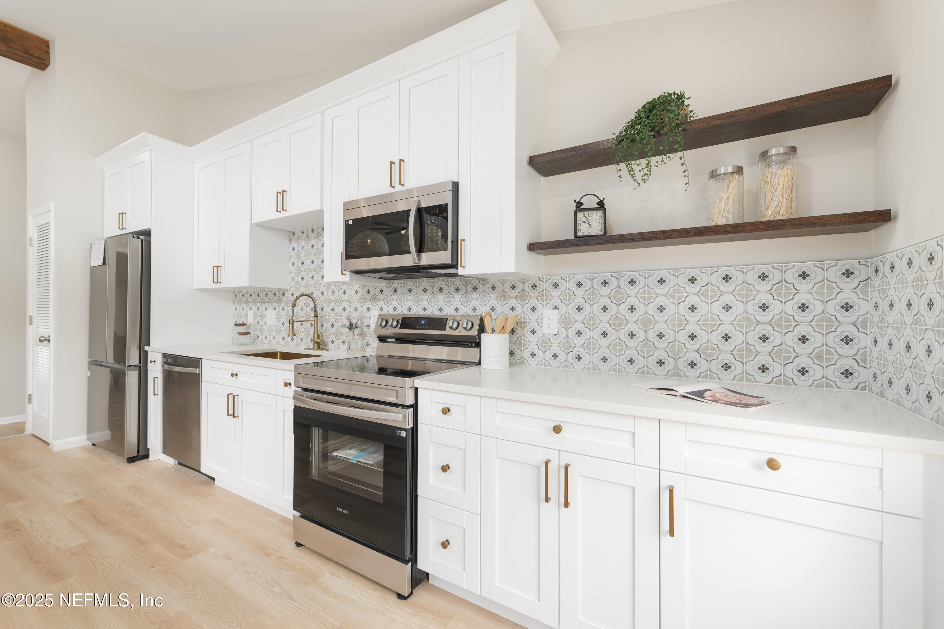 10032 DELANO Drive N