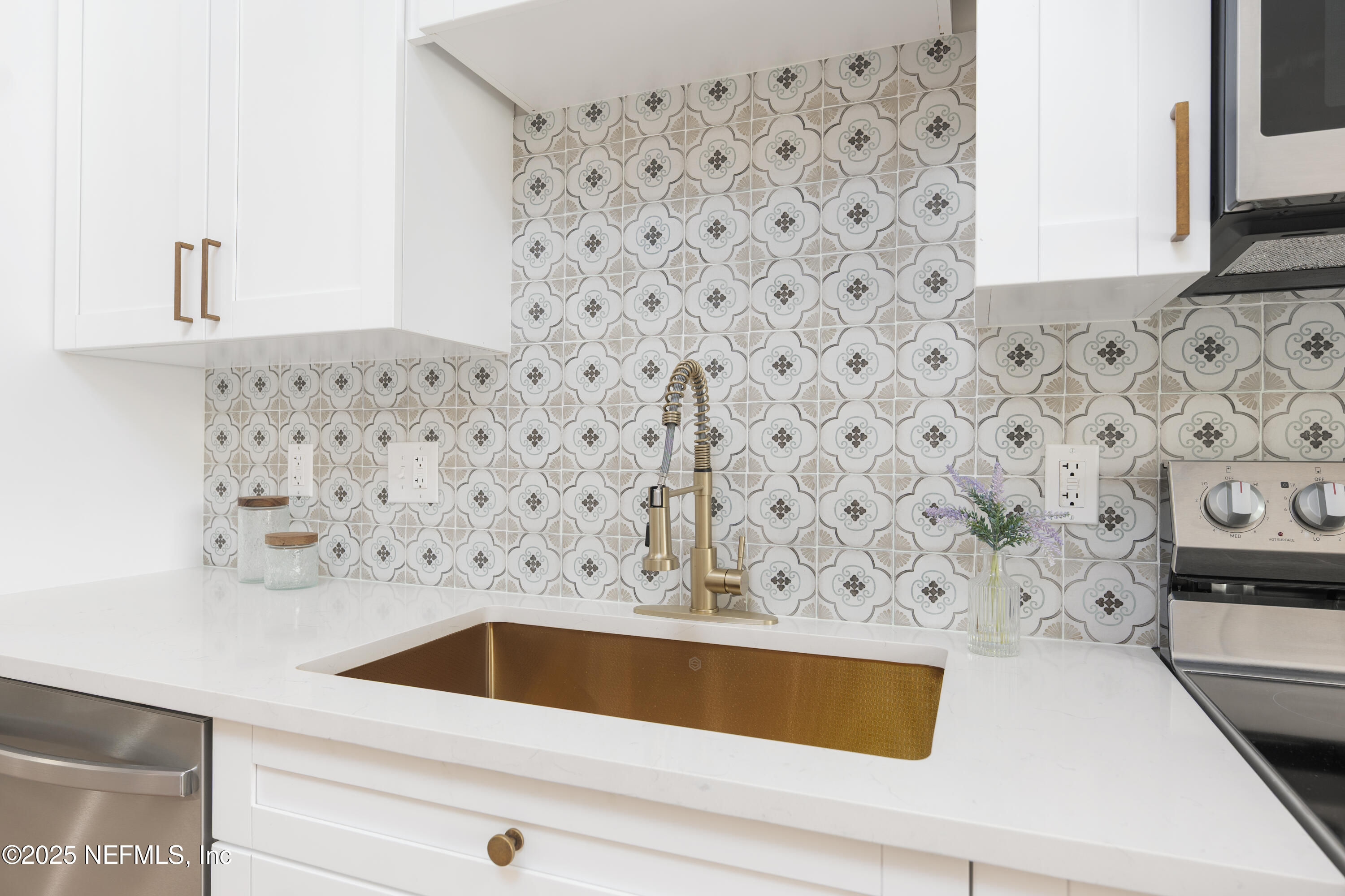 10032 DELANO Drive N