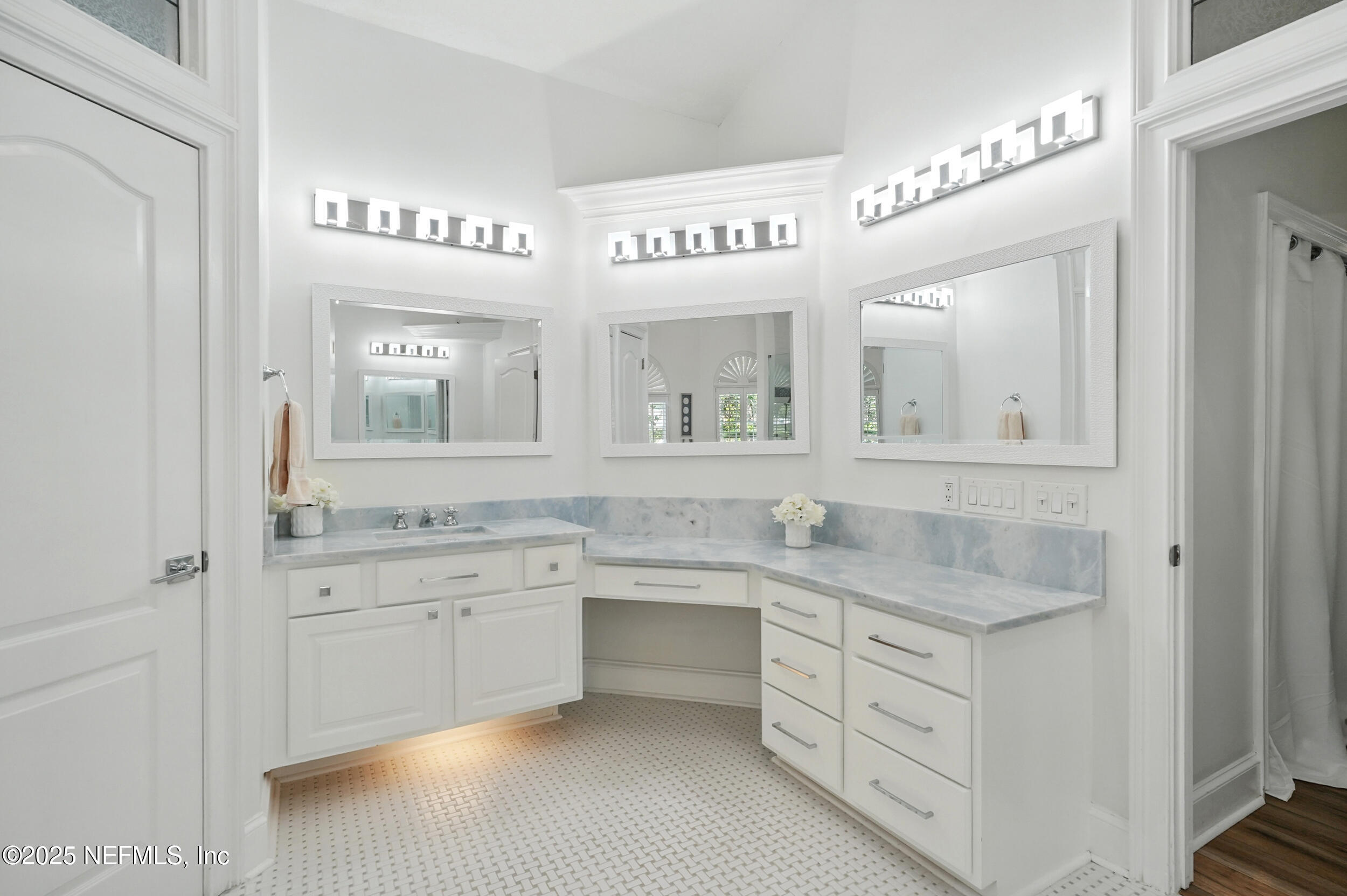 4427 ROYAL TERN Court