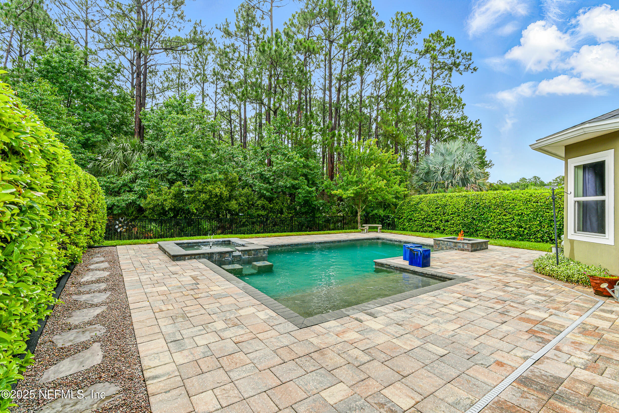 3794 CROSSVIEW Drive