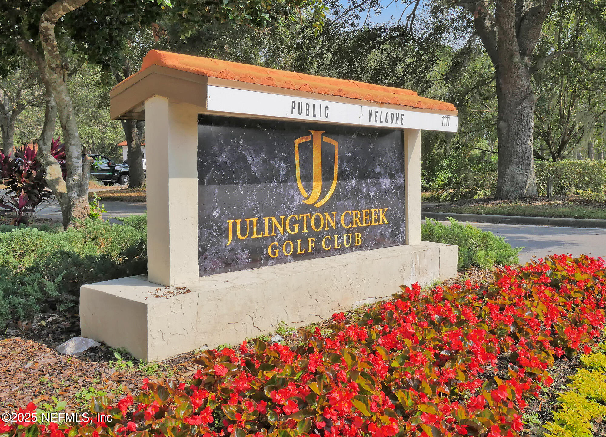 743 E DORCHESTER Drive, St. Johns