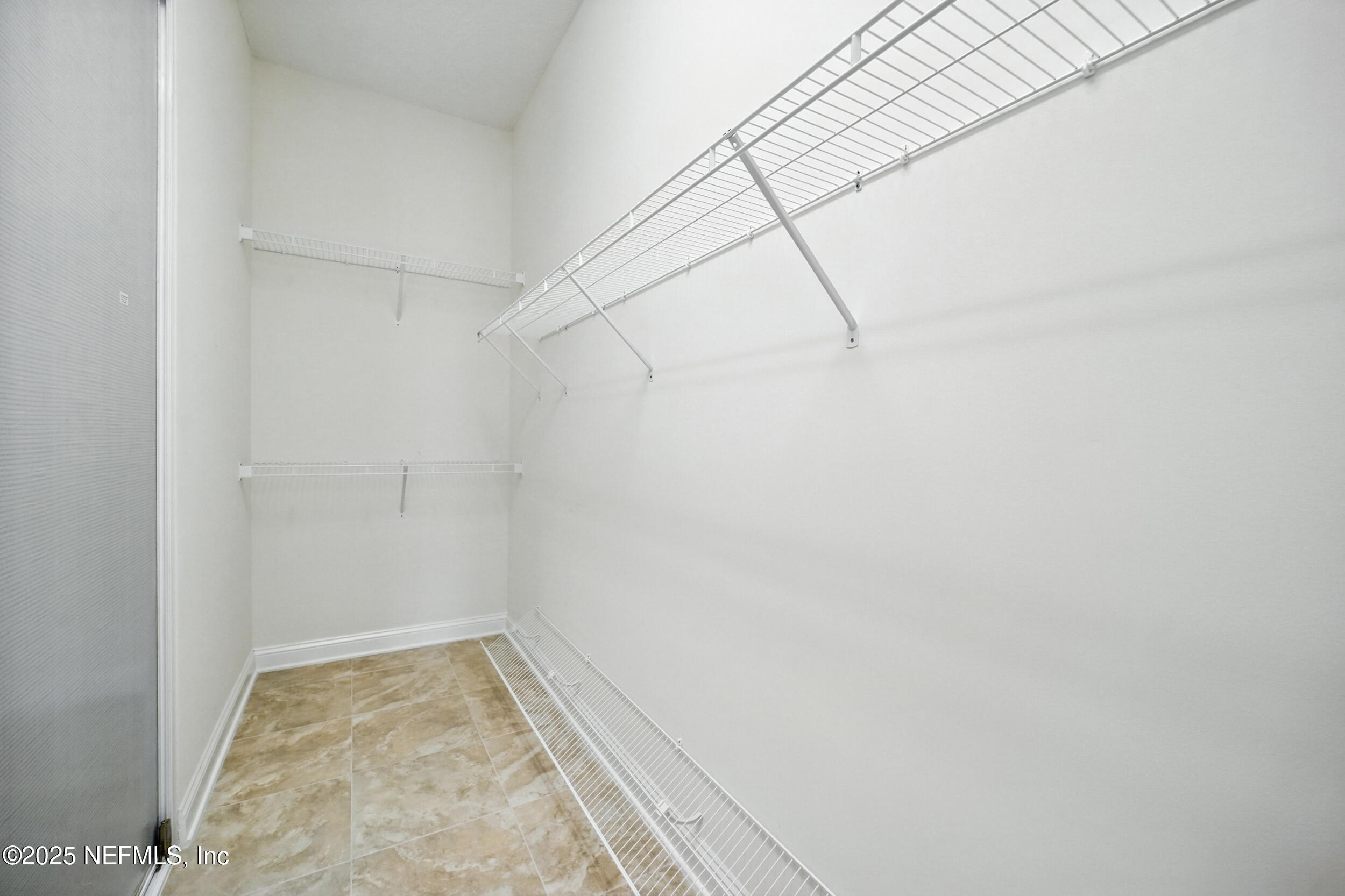 743 E DORCHESTER Drive, St. Johns