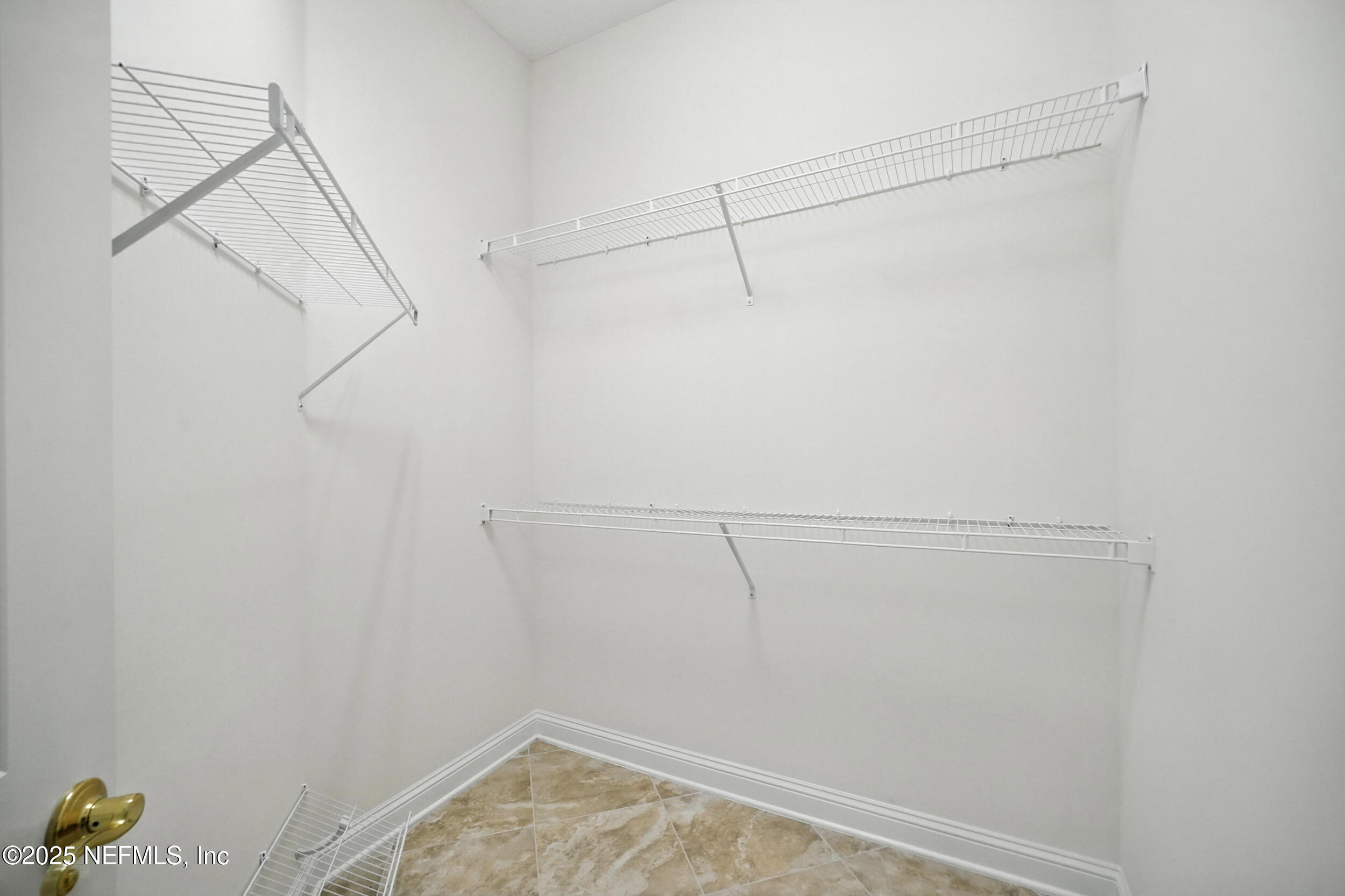 743 E DORCHESTER Drive, St. Johns