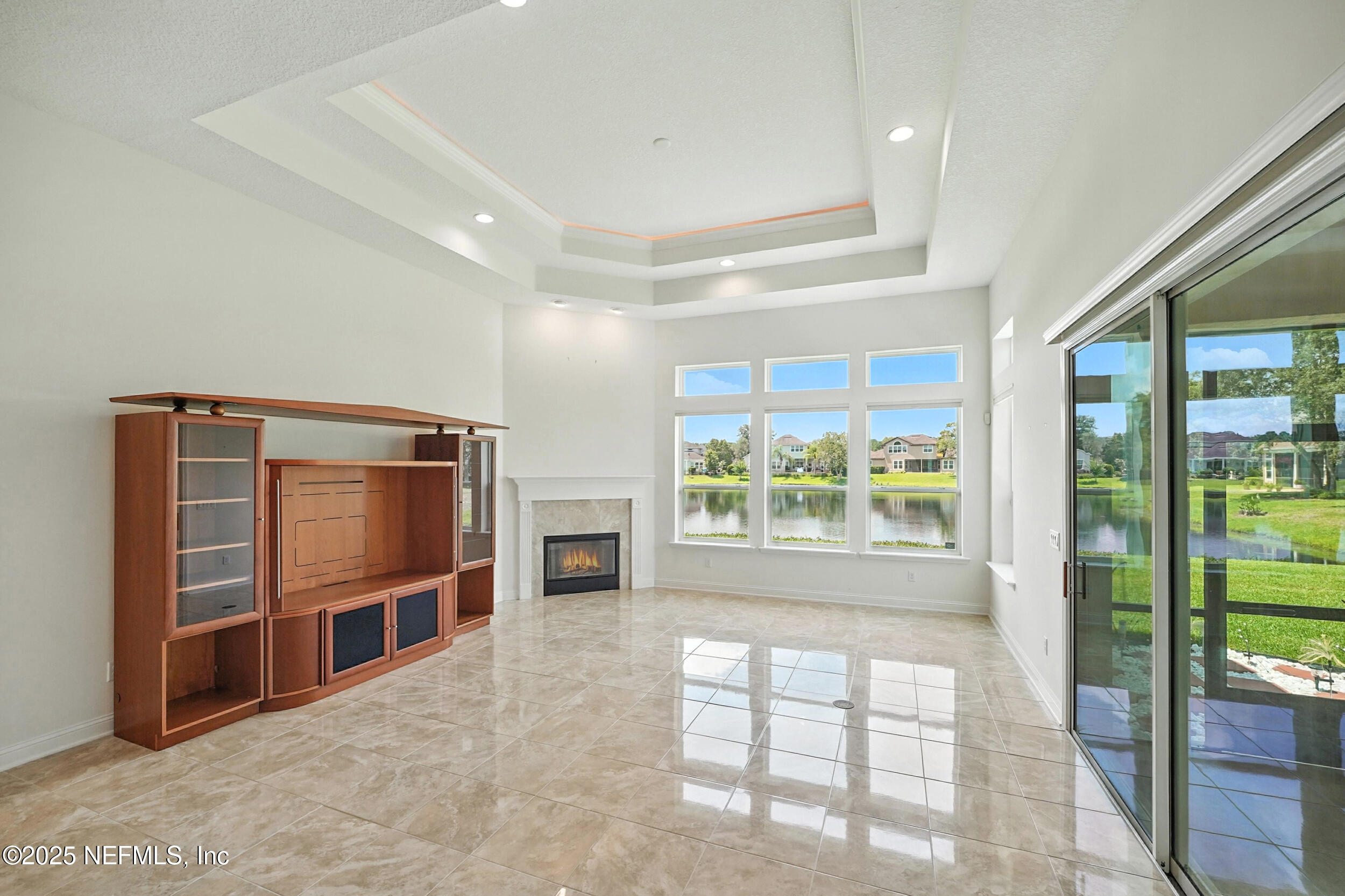 743 E DORCHESTER Drive, St. Johns