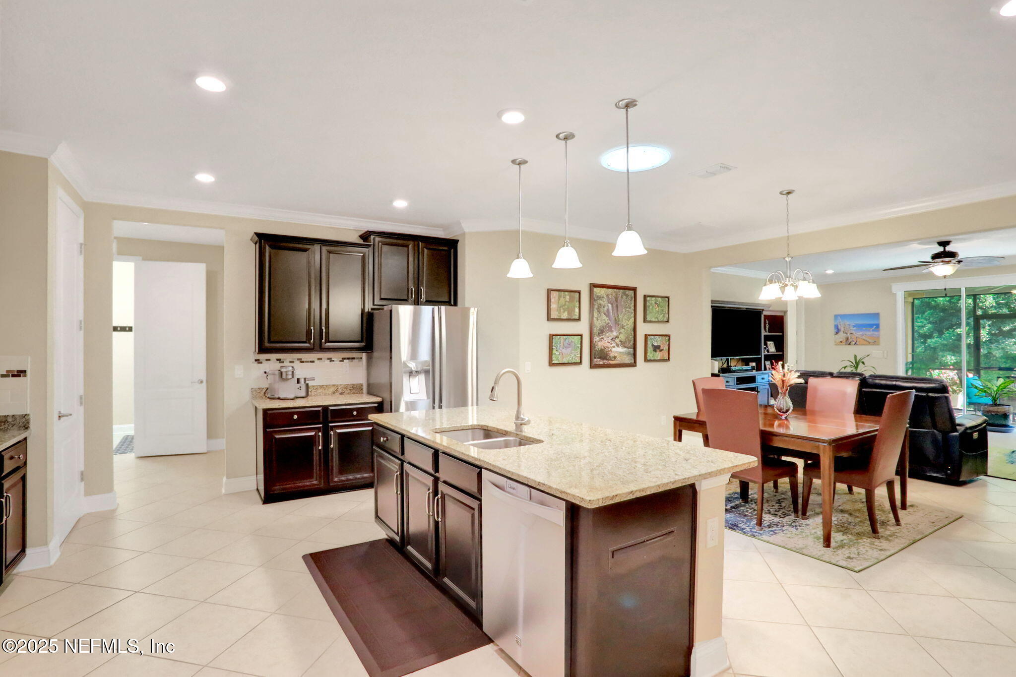 831 ASPEN LEAF Drive