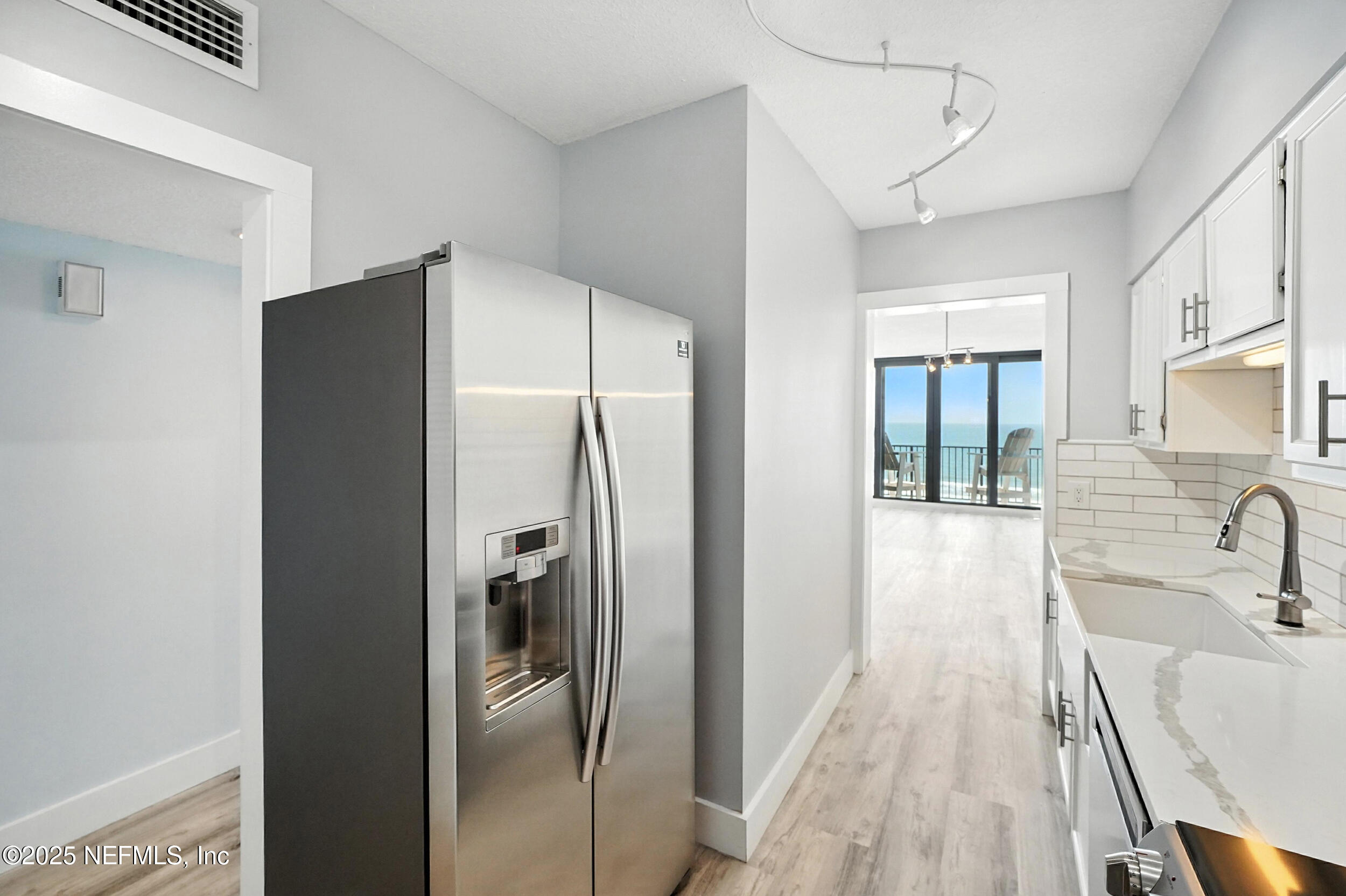 601 S 1ST Street, 6H