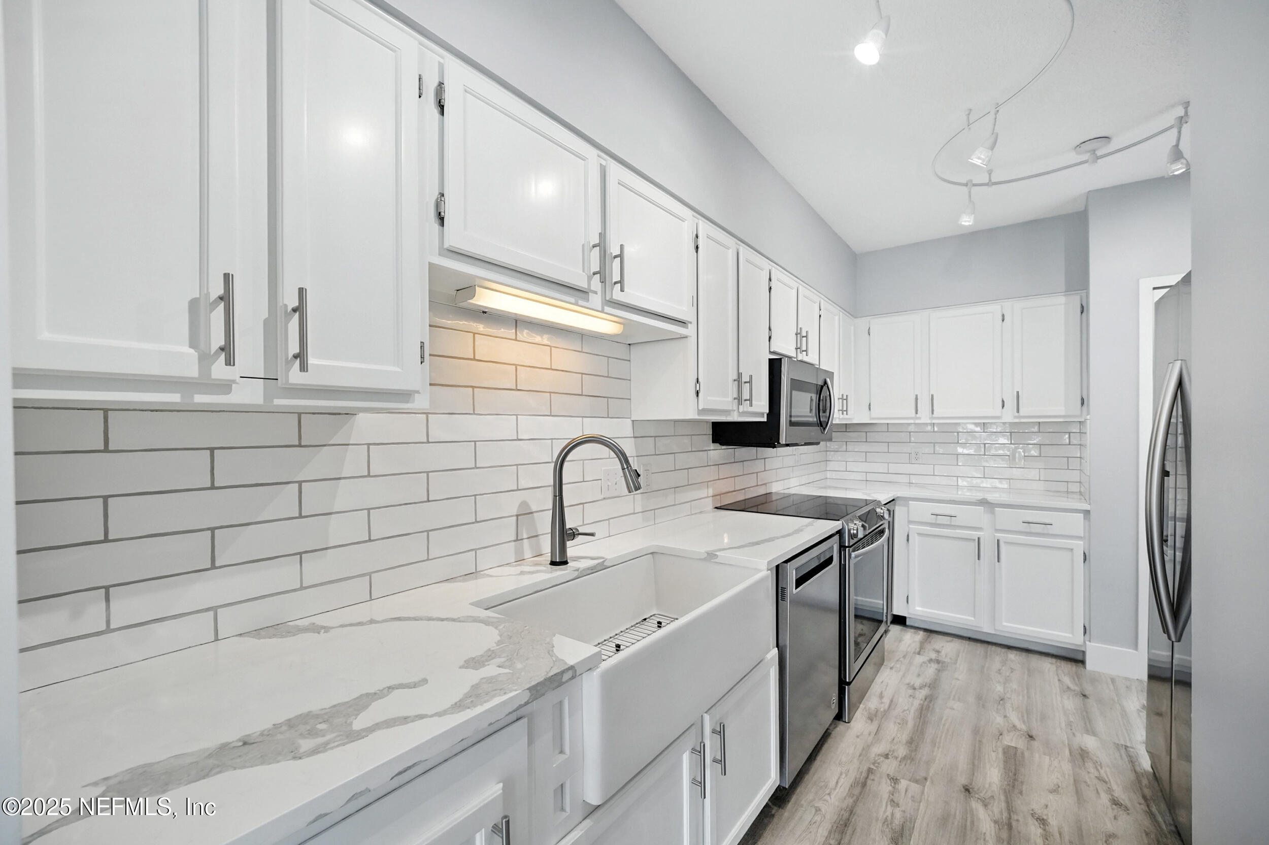 601 S 1ST Street, 6H