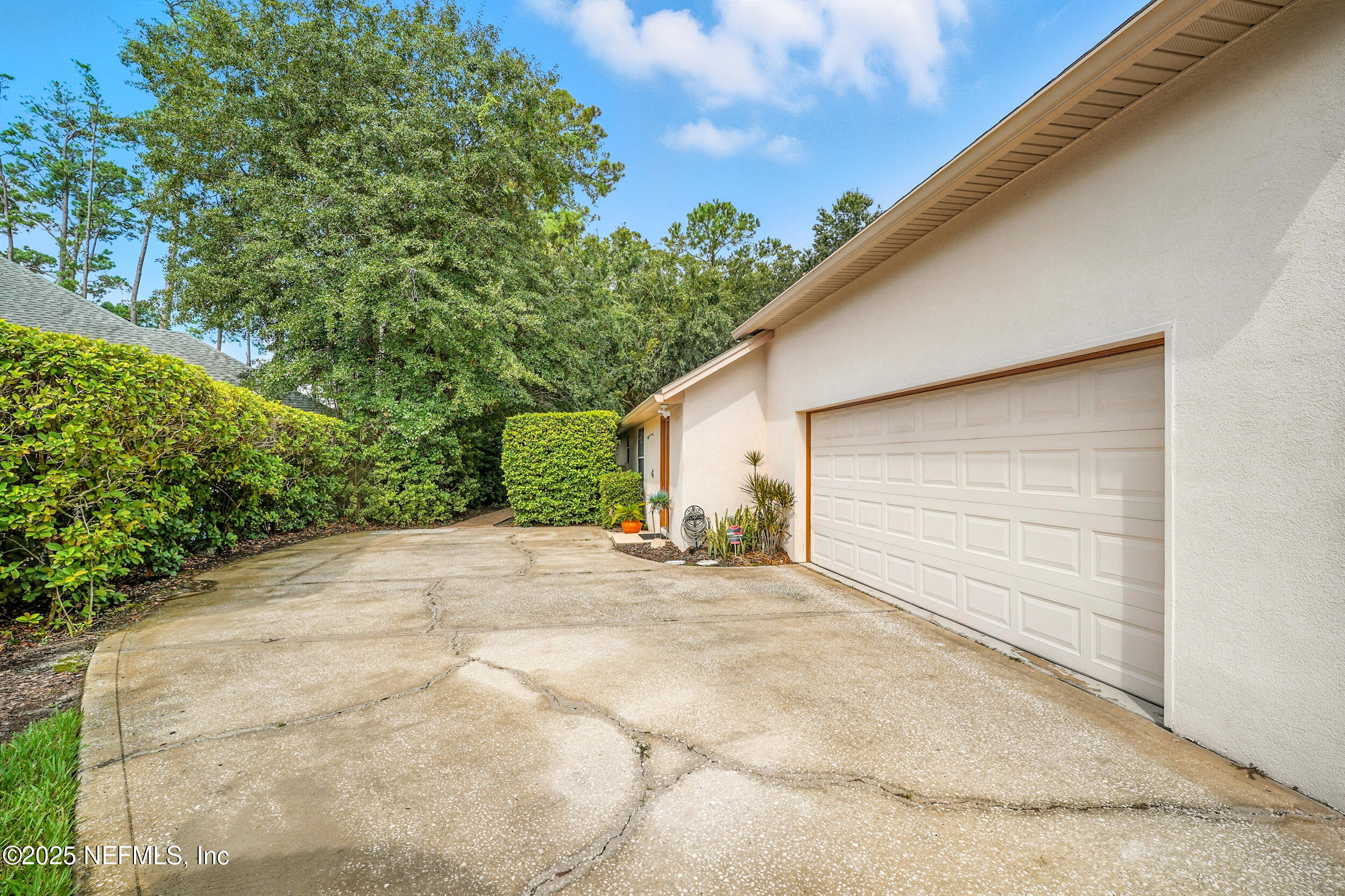 104 TWIN CEDAR Court