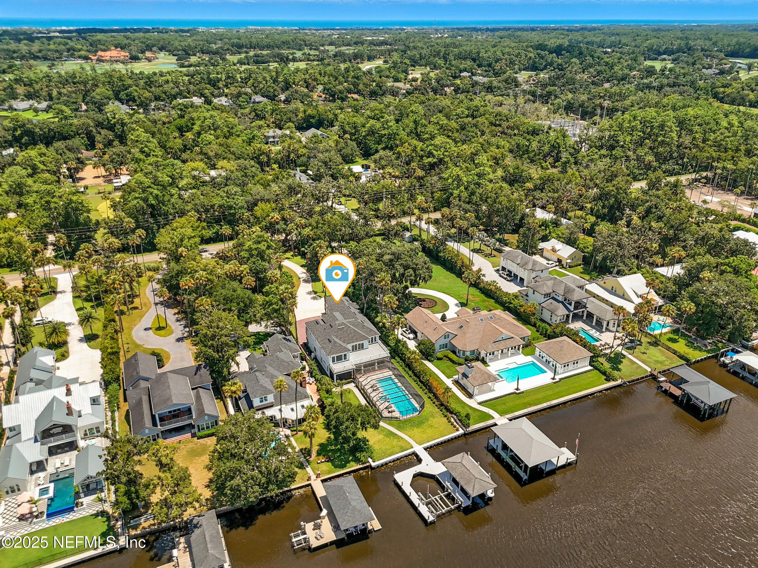 185 N ROSCOE Boulevard