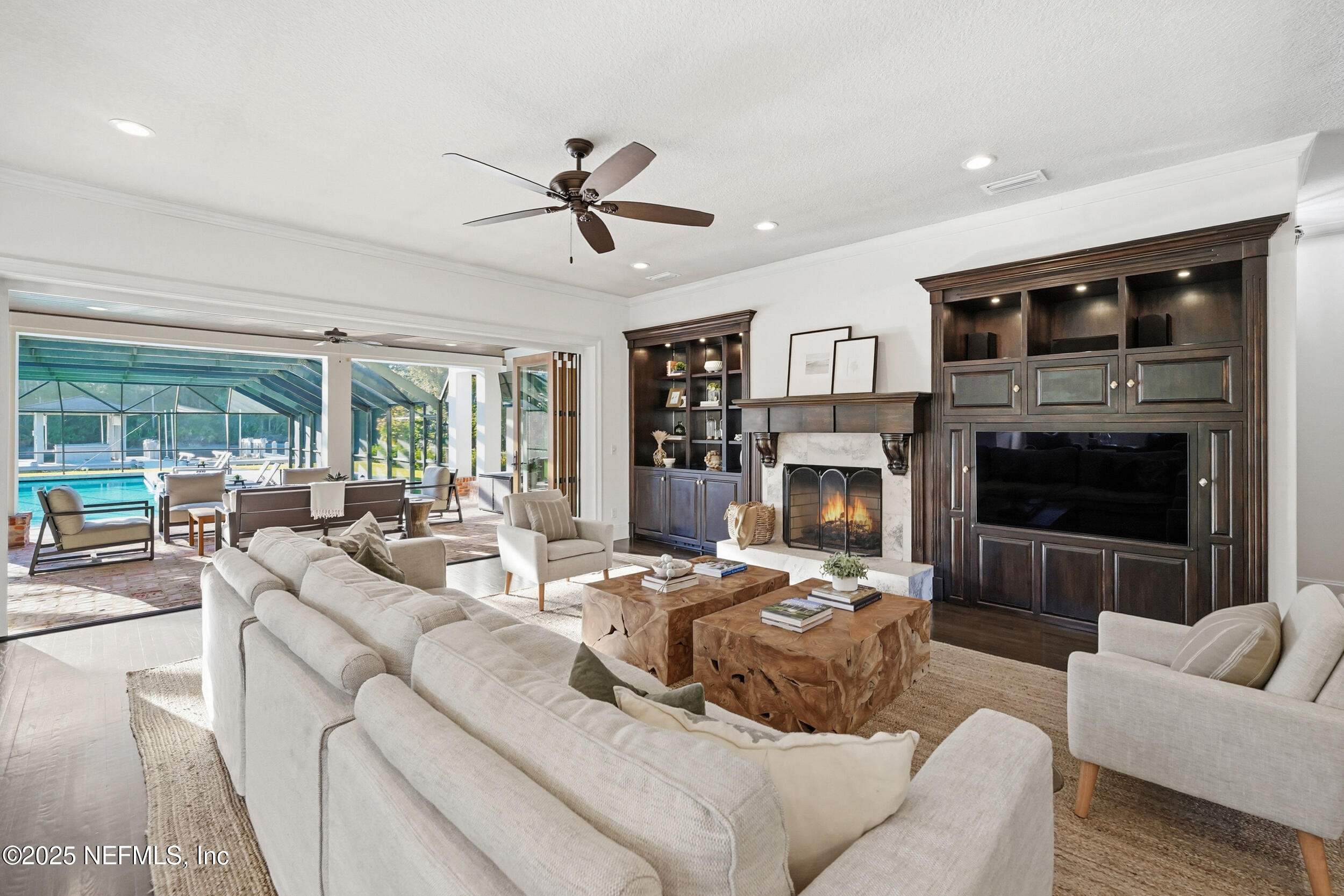 185 N ROSCOE Boulevard