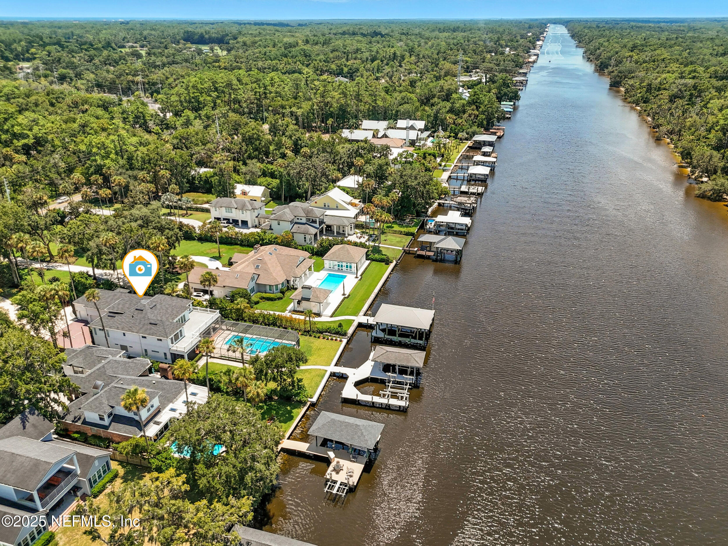 185 N ROSCOE Boulevard