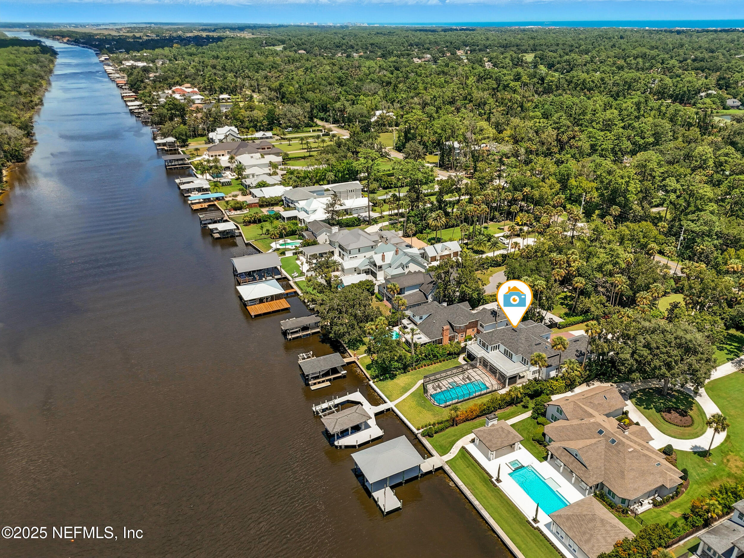 185 N ROSCOE Boulevard