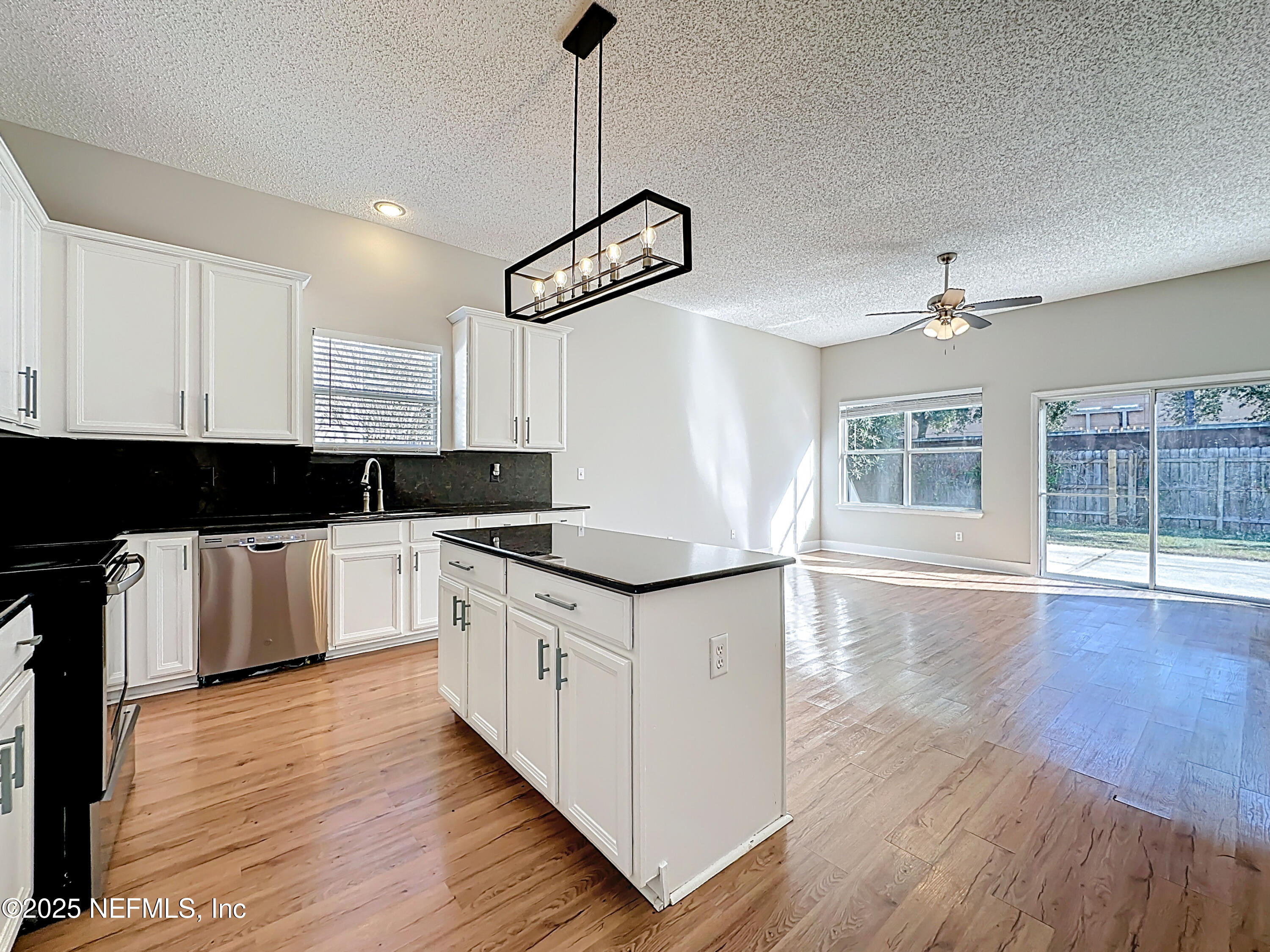 1727 E HAWKINS COVE Drive