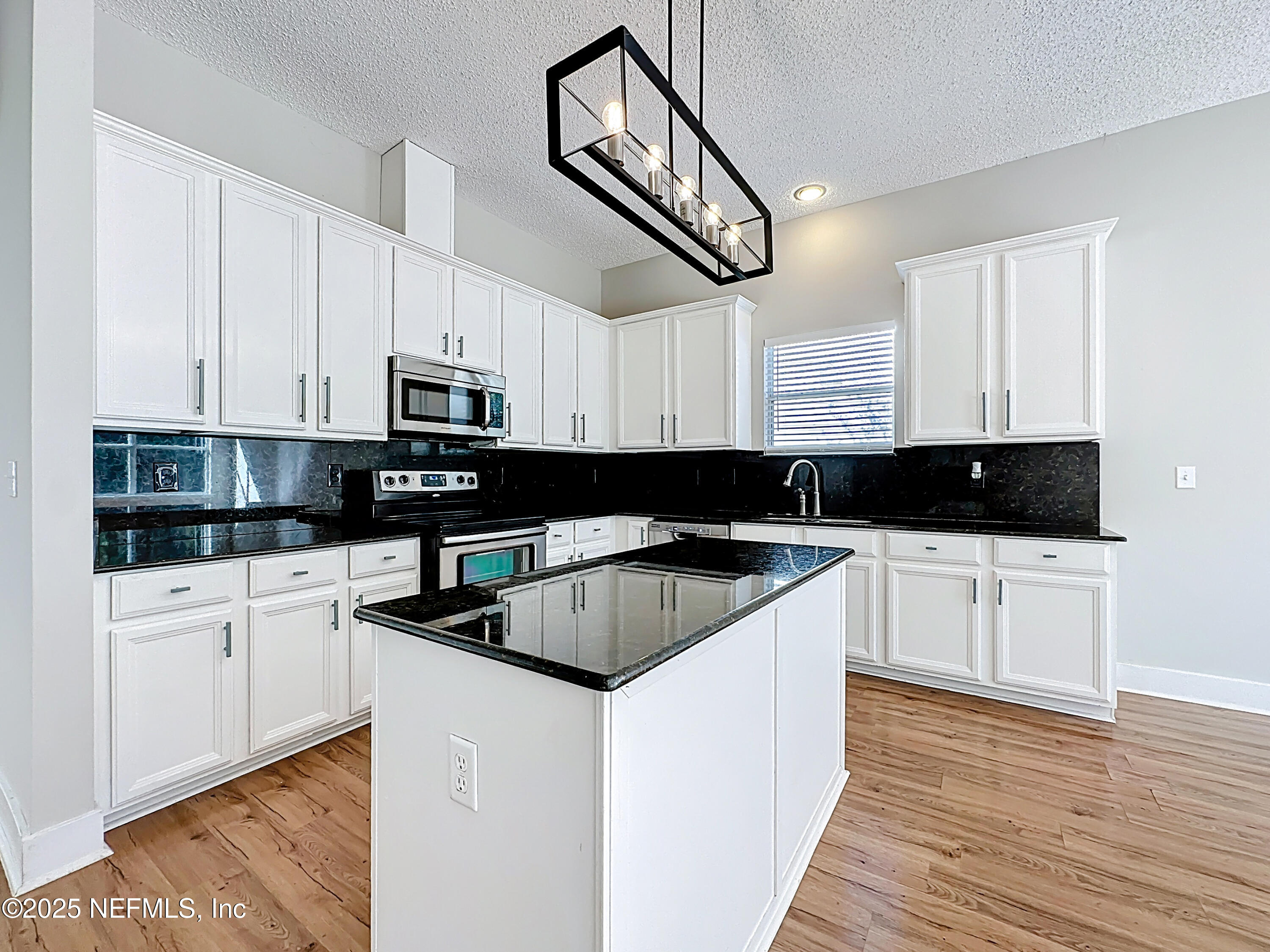 1727 E HAWKINS COVE Drive