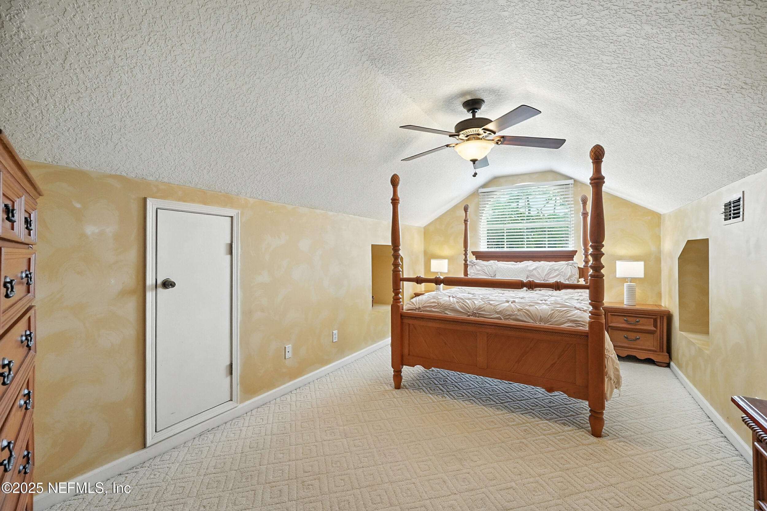 104 TWIN CEDAR Court