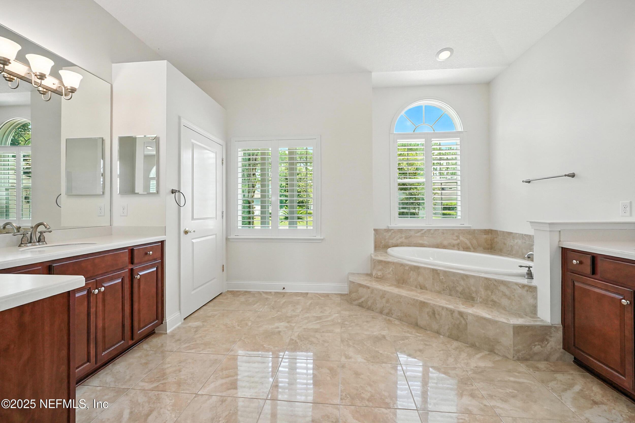 743 E DORCHESTER Drive, St. Johns