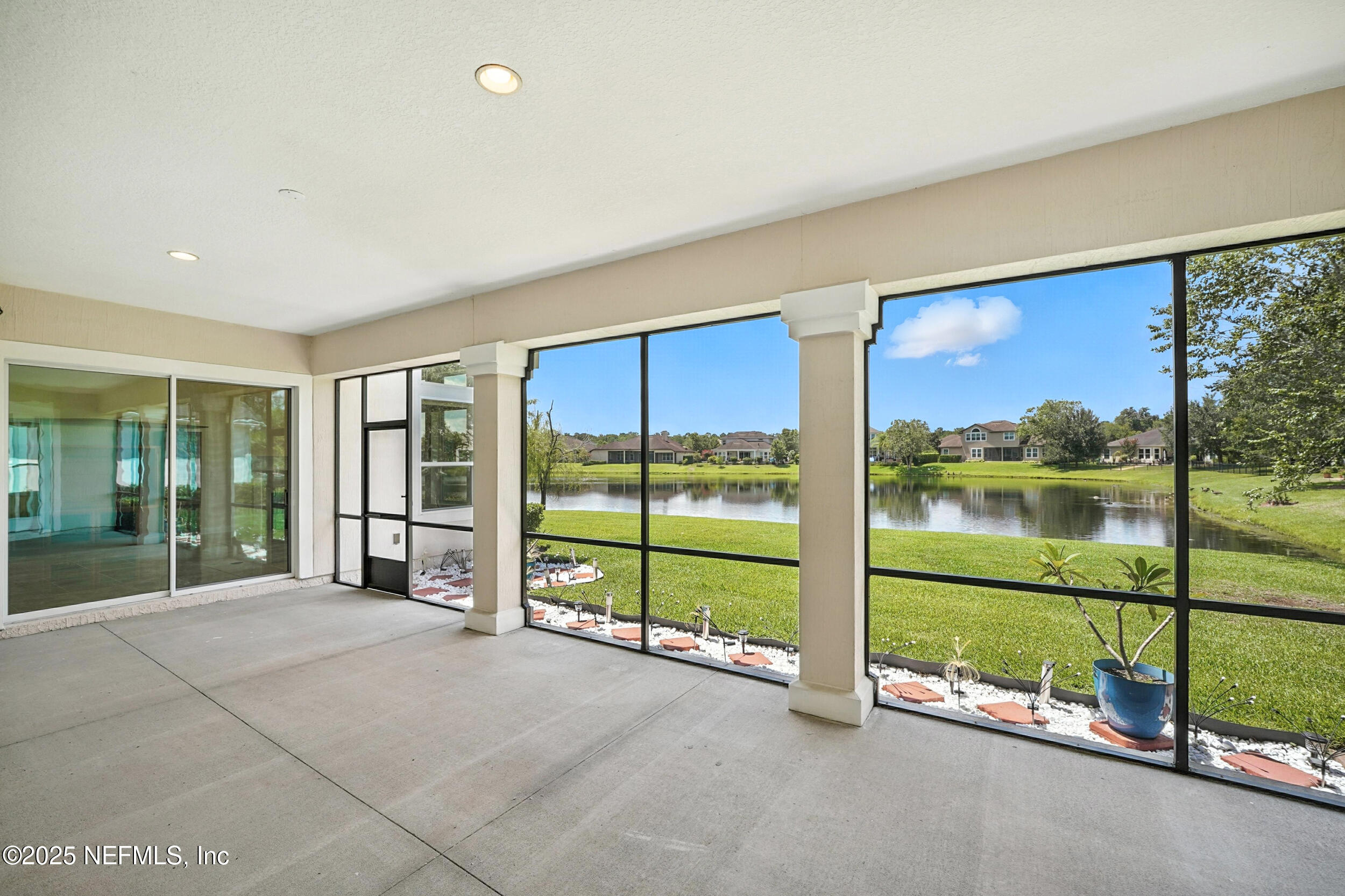 743 E DORCHESTER Drive, St. Johns