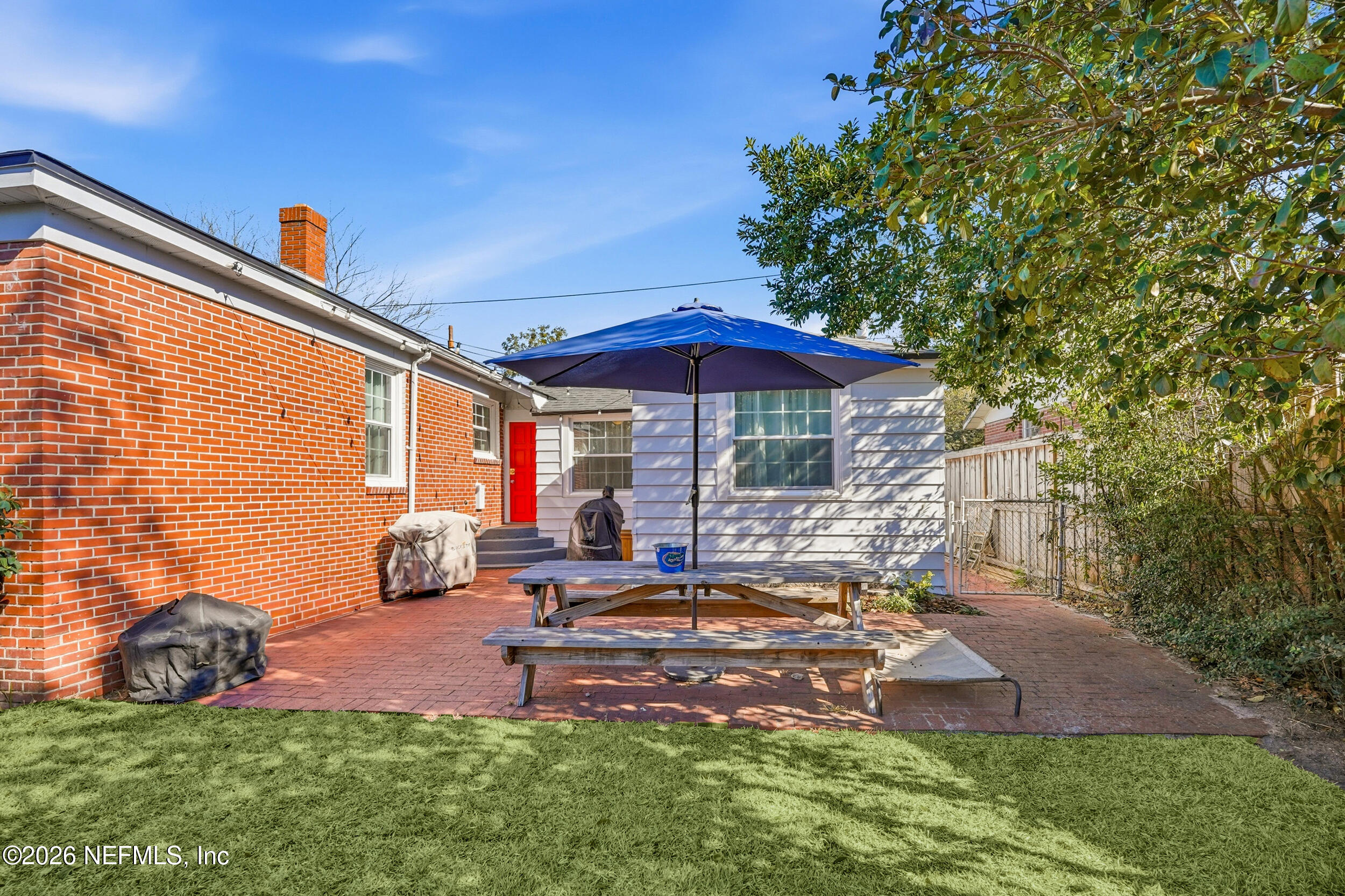 1242 PEACHTREE Street