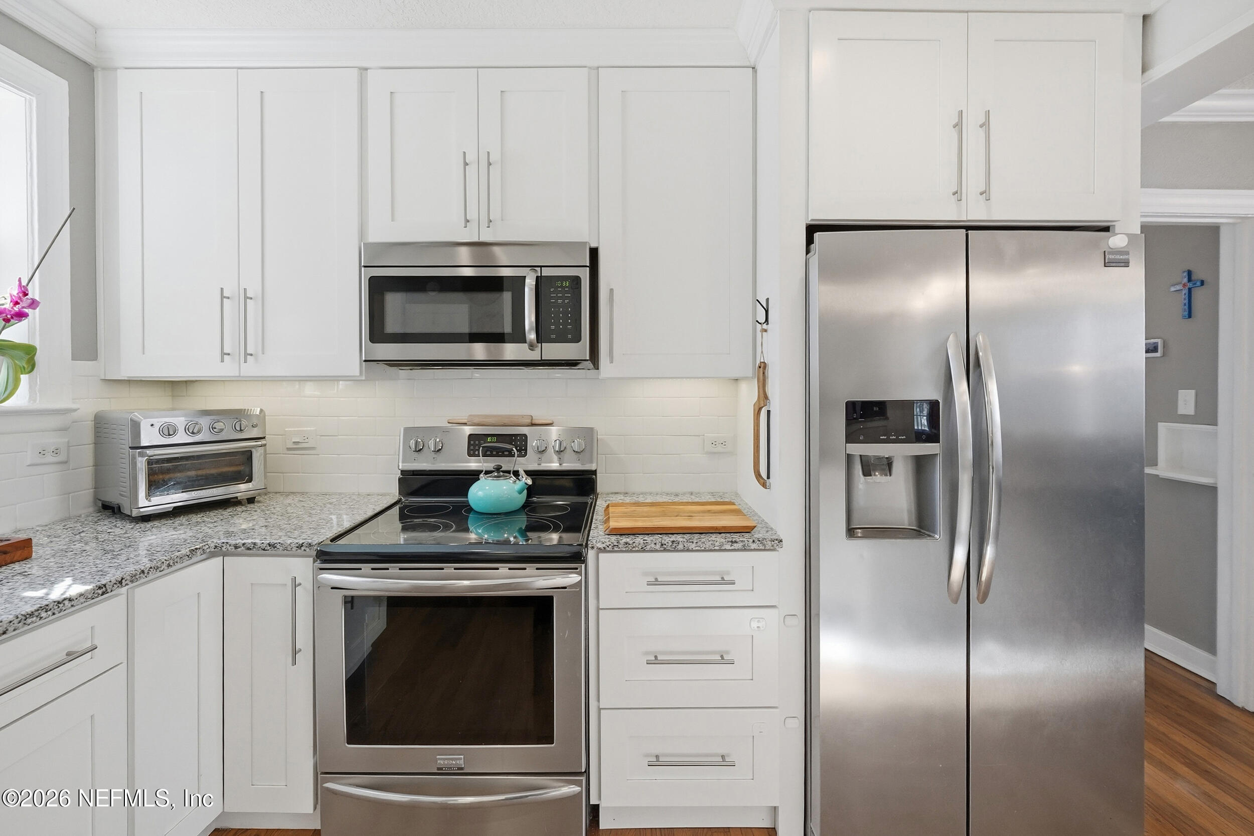 1242 PEACHTREE Street