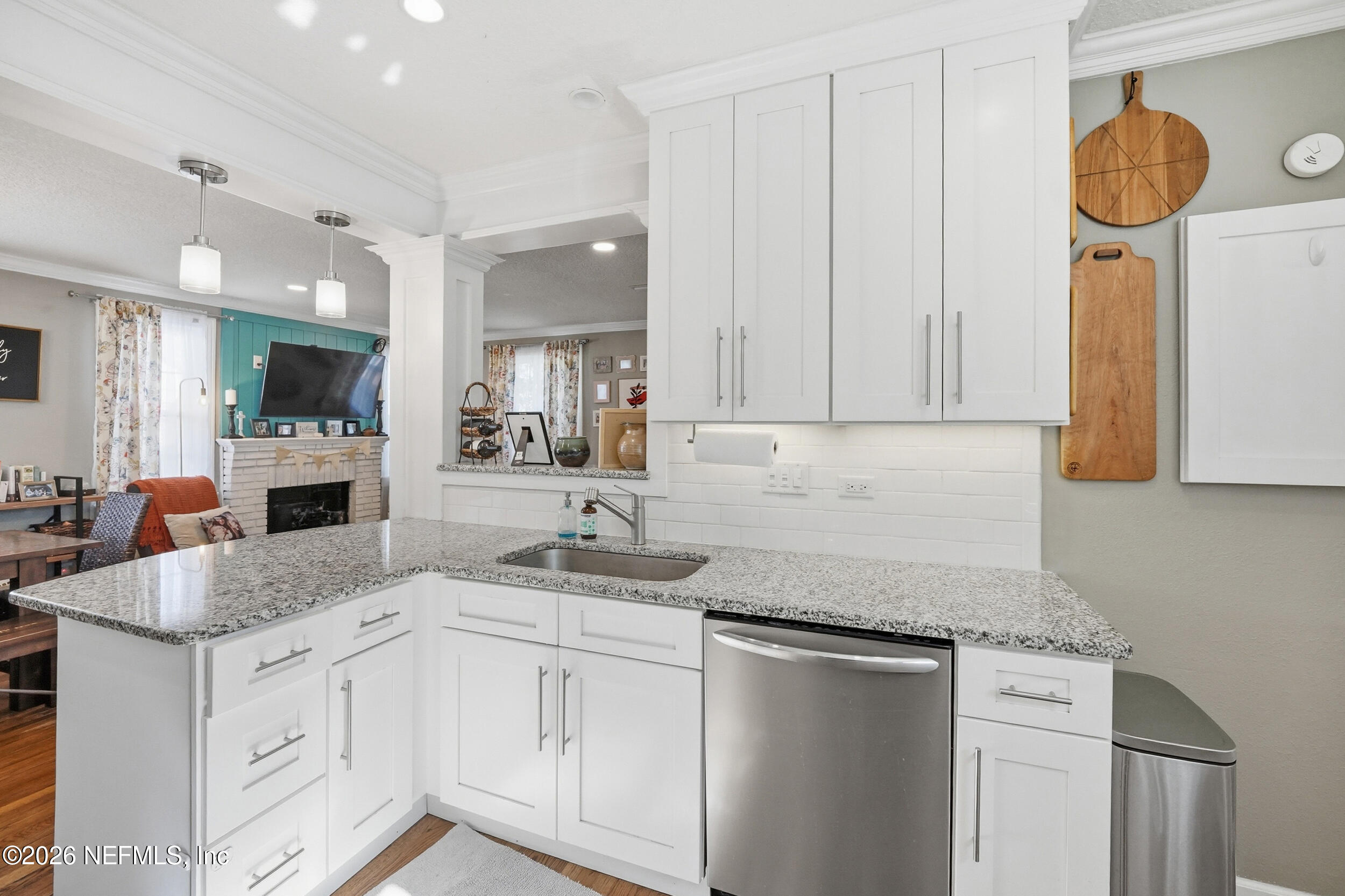 1242 PEACHTREE Street