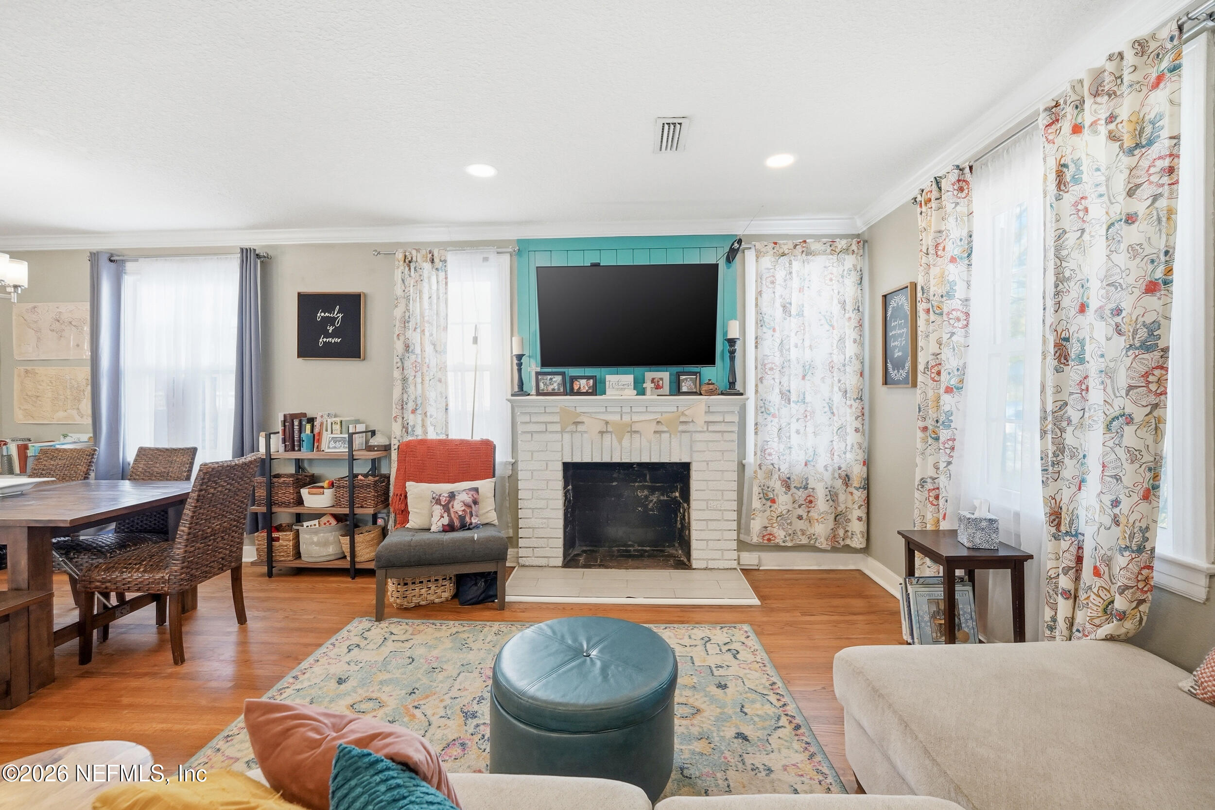 1242 PEACHTREE Street