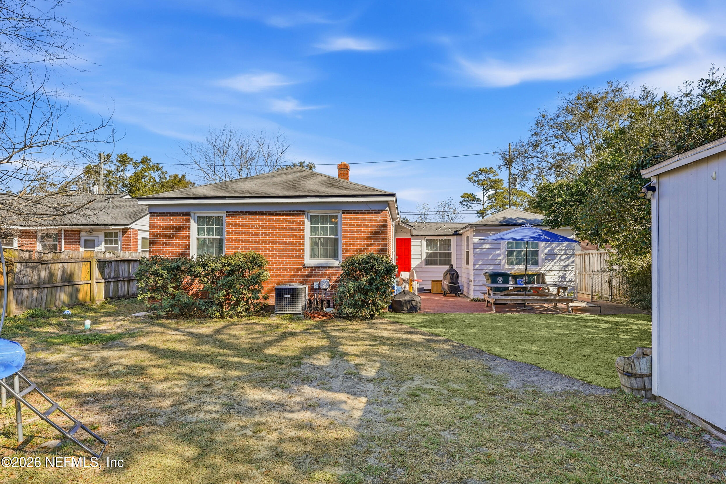 1242 PEACHTREE Street