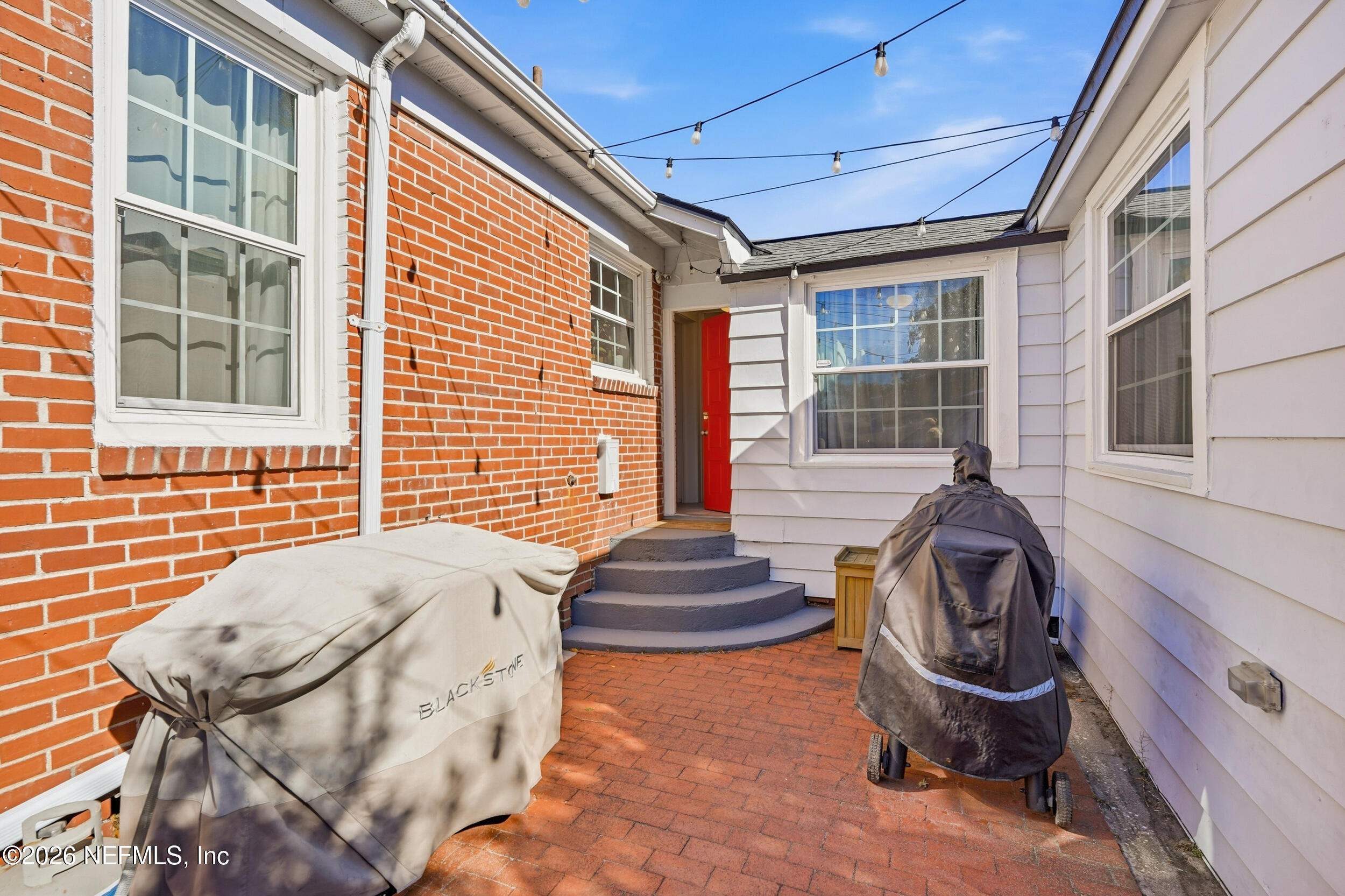 1242 PEACHTREE Street