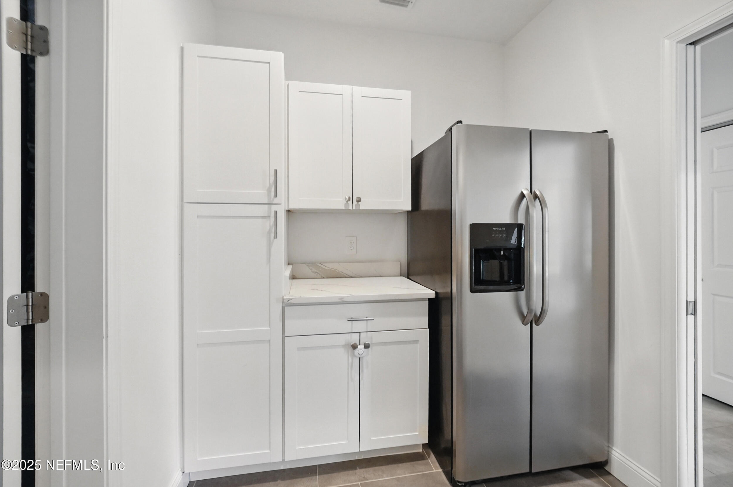 150A N ROSCOE Boulevard