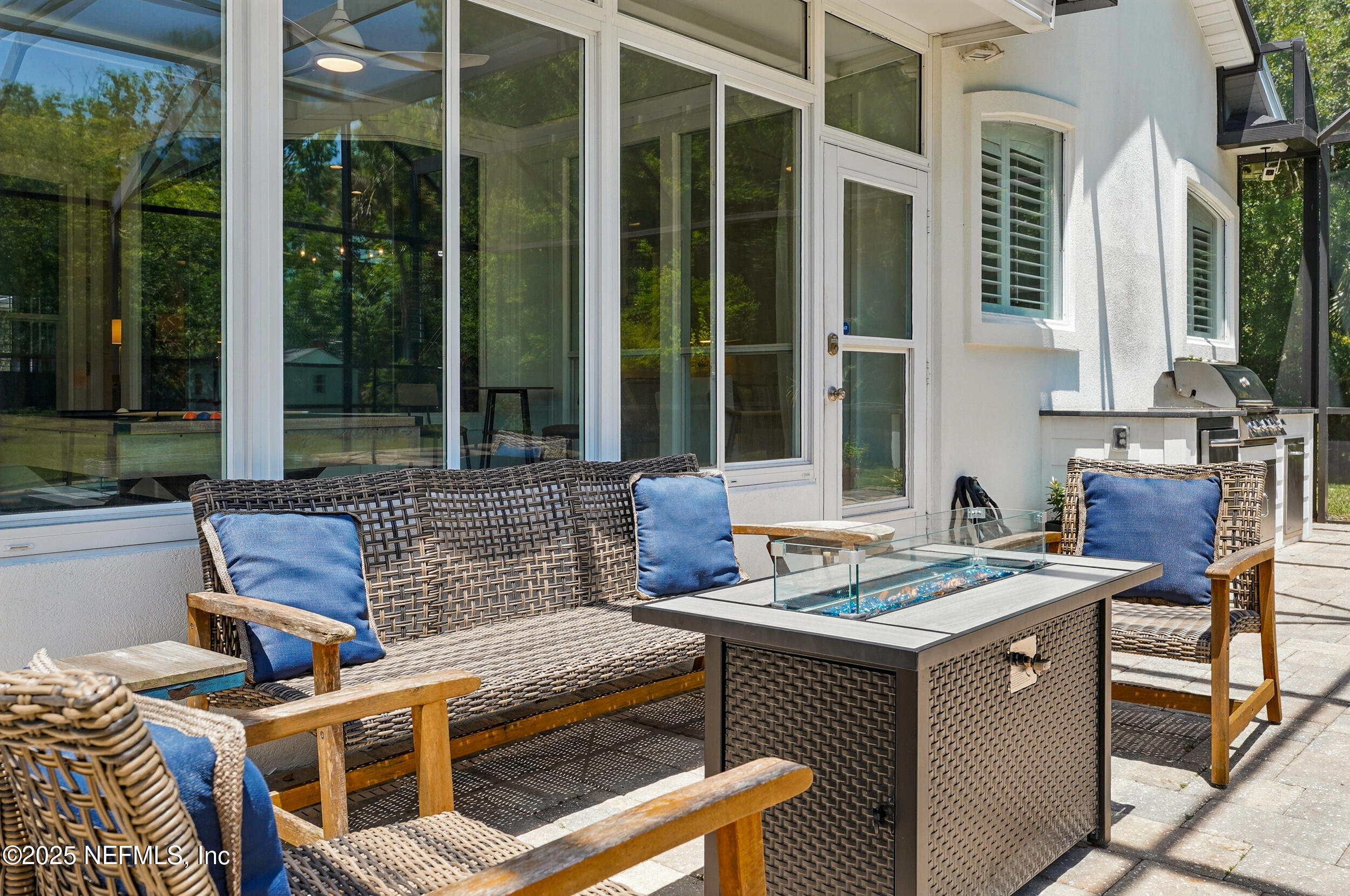 150A N ROSCOE Boulevard