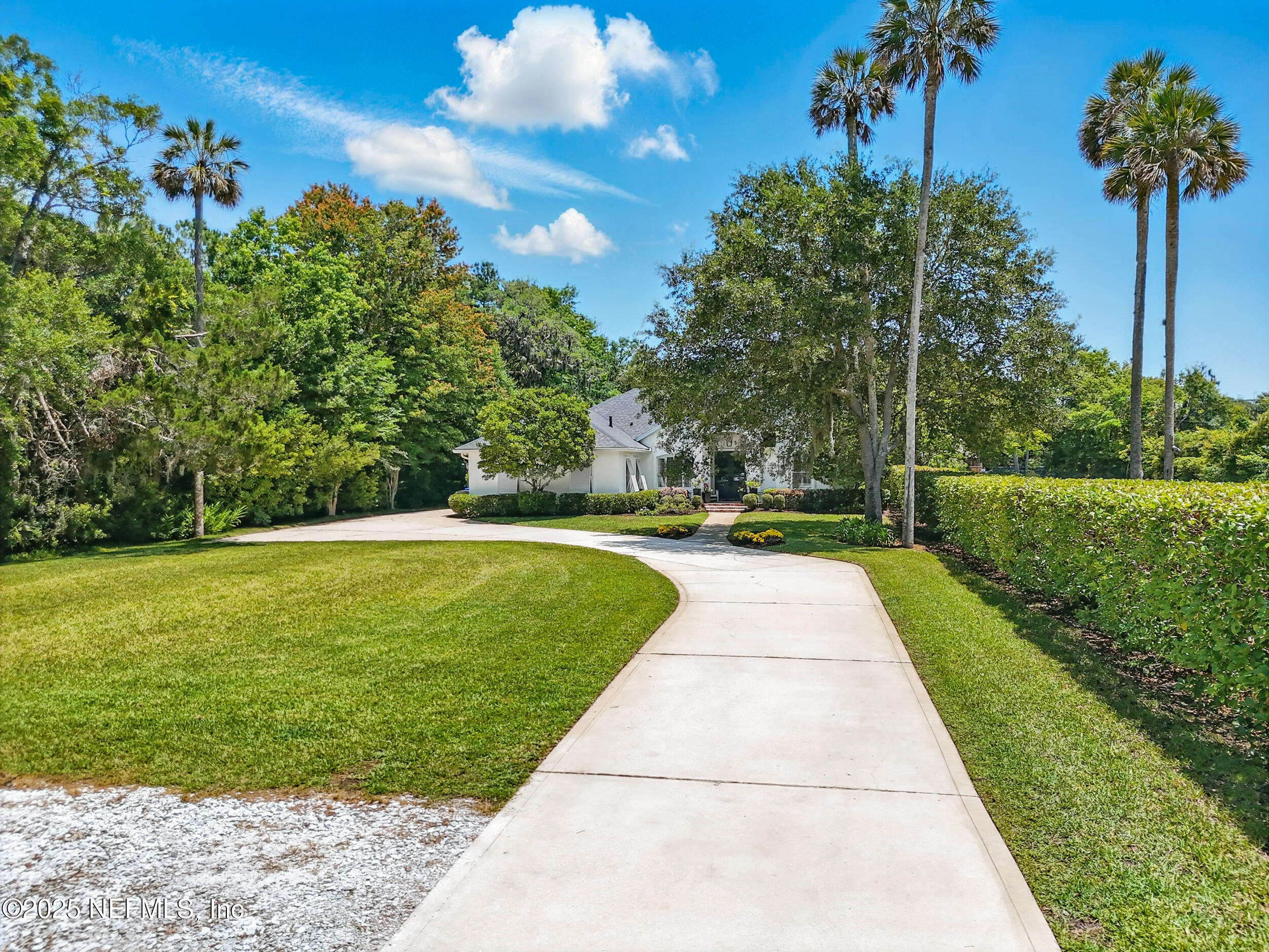 150A N ROSCOE Boulevard