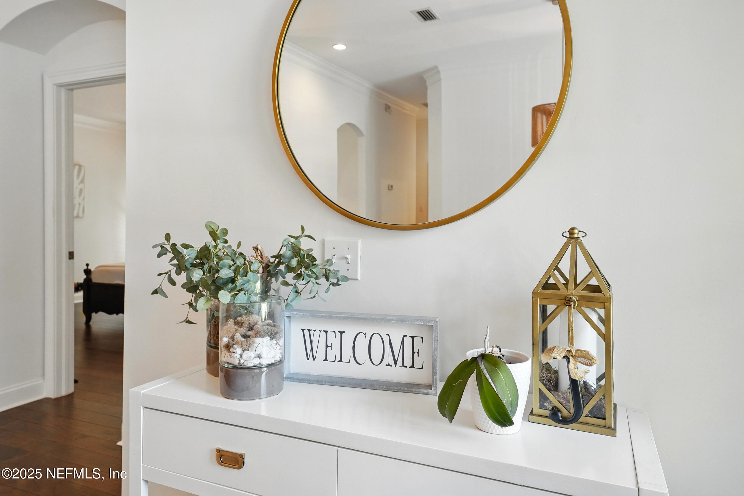 150A N ROSCOE Boulevard