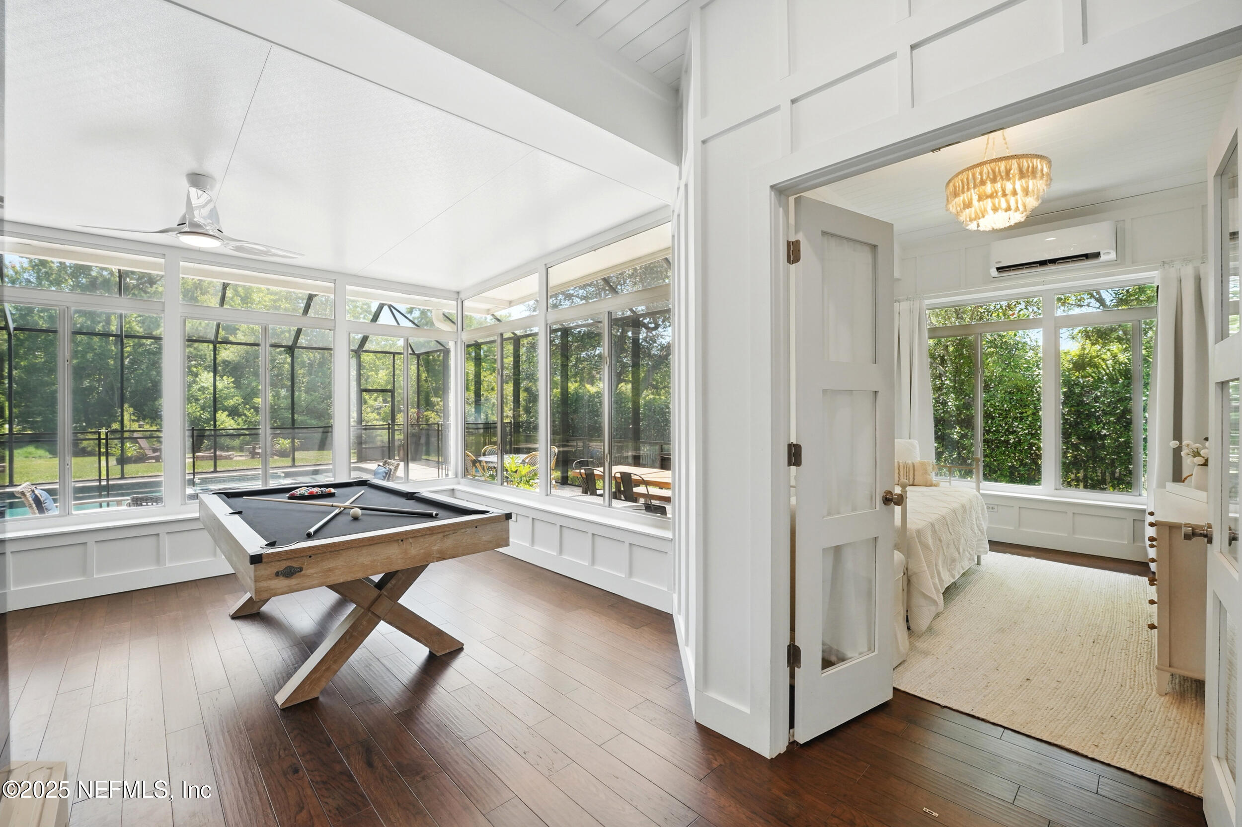 150A N ROSCOE Boulevard