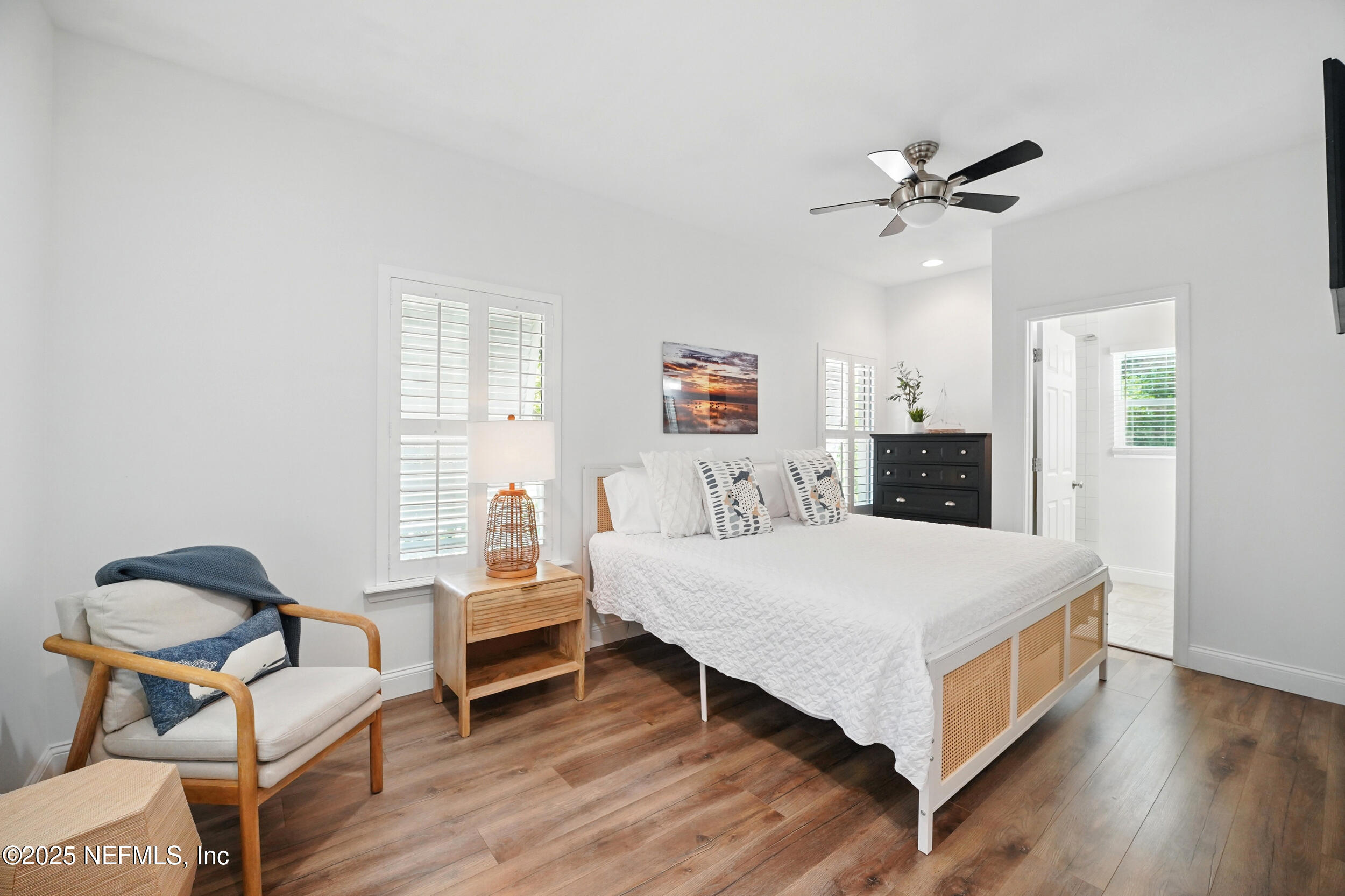 150A N ROSCOE Boulevard