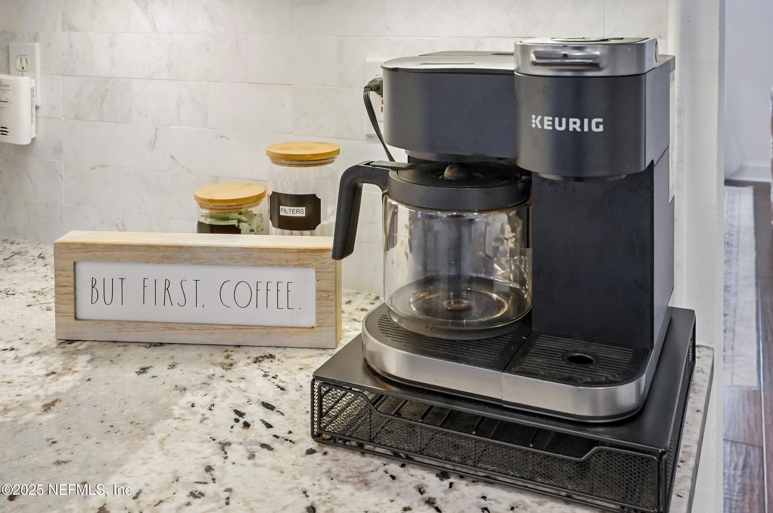 150A N ROSCOE Boulevard